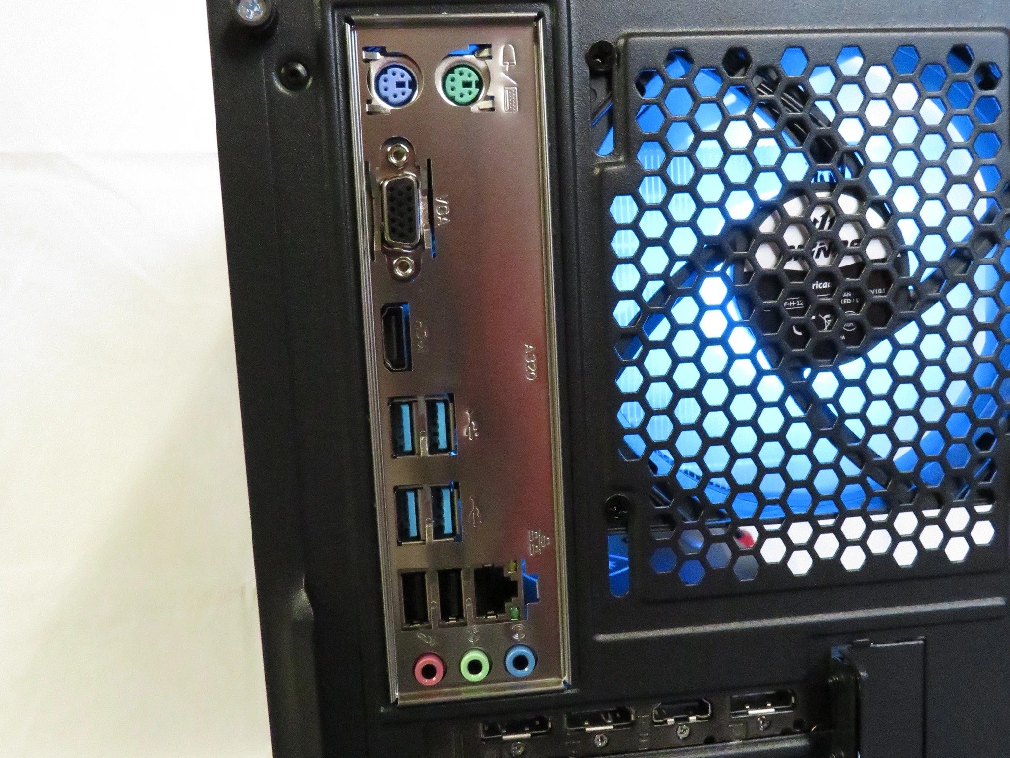 Mid Range Master! *All new parts* Ryzen 5 5500 + RX 6600XT + 16 GB DDR4 + 1 TB NVME SSD