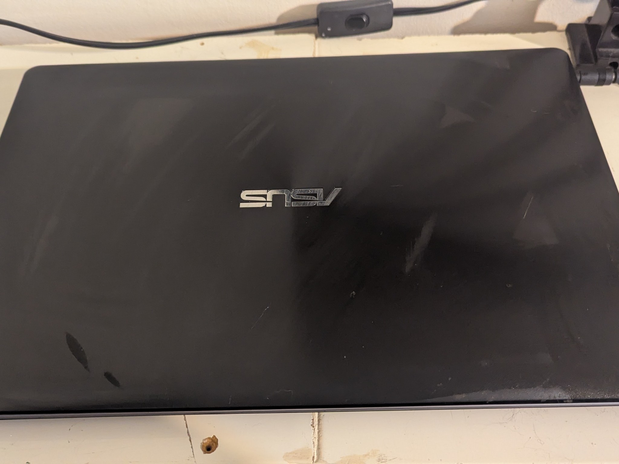 Asus X550ZA 15.6" AMD Powered Laptop Works but.....(read)