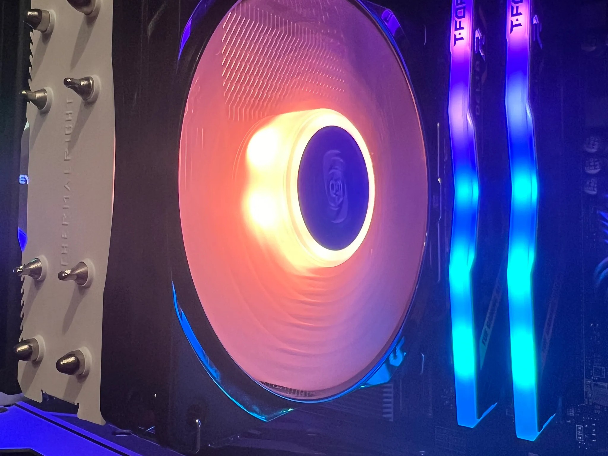"The X-FIGHTER" 3400g , RX 580, black and white gaming pc with 32gb ram, and free headset