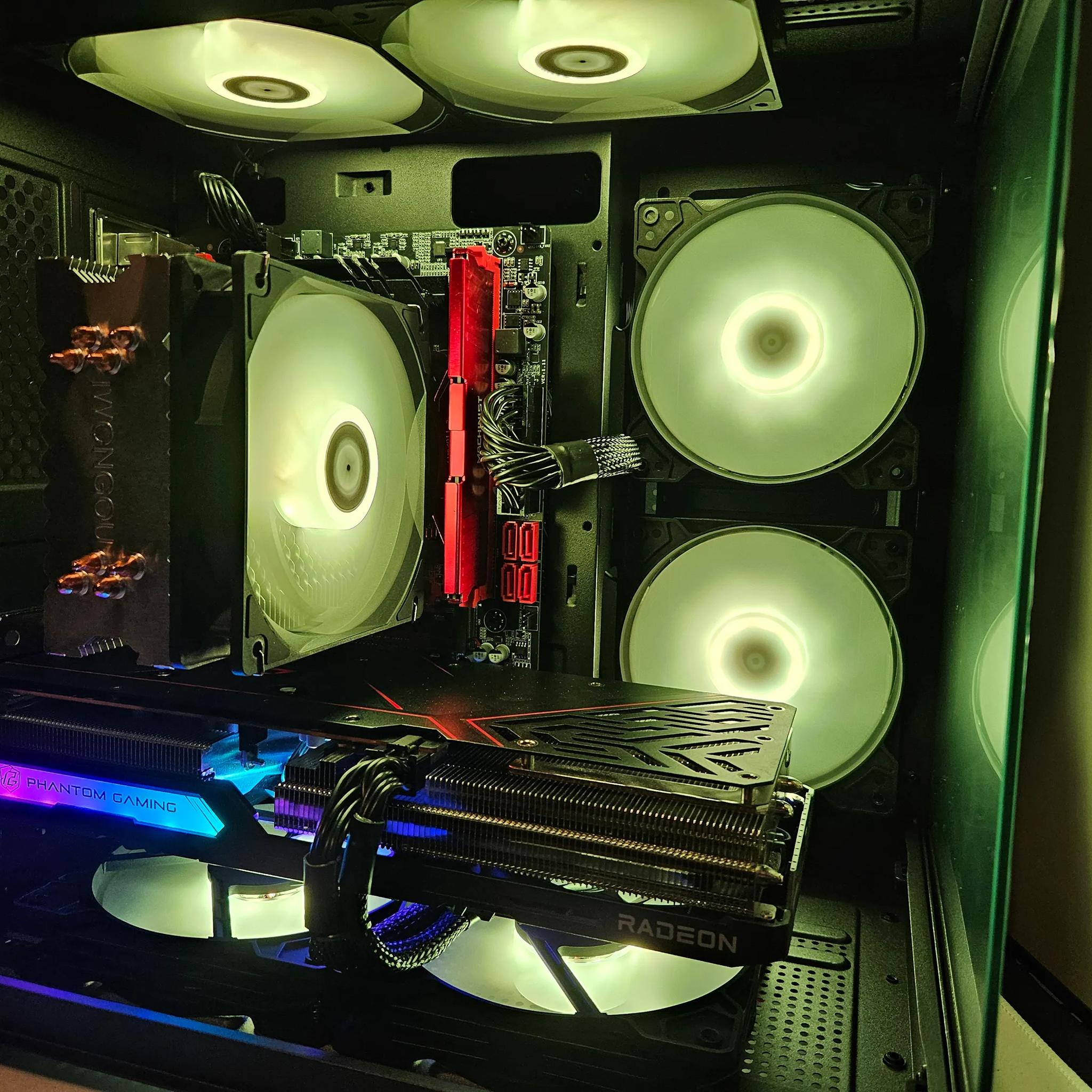 Dark Side Rig Intel 10 Core / 16GB DDR4 / 1TB SSD / RX 7600