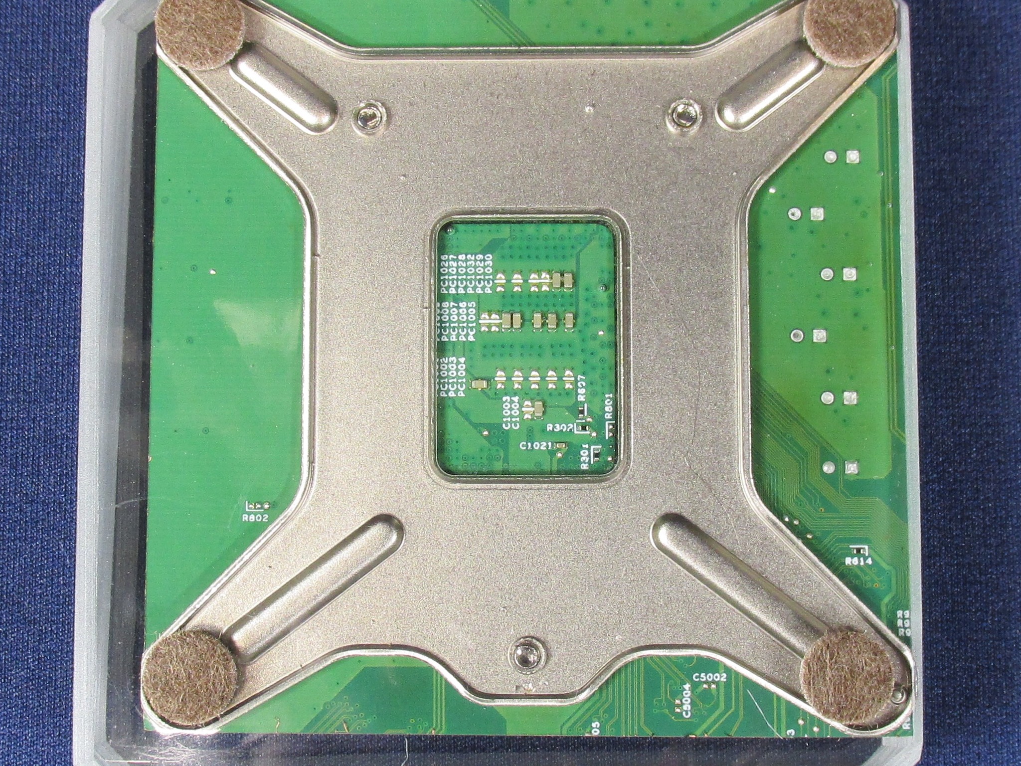 Handmade Clear Epoxy Resin Coaster With Intel Core i3-8100 CPU (SR3N5) & Motherboard