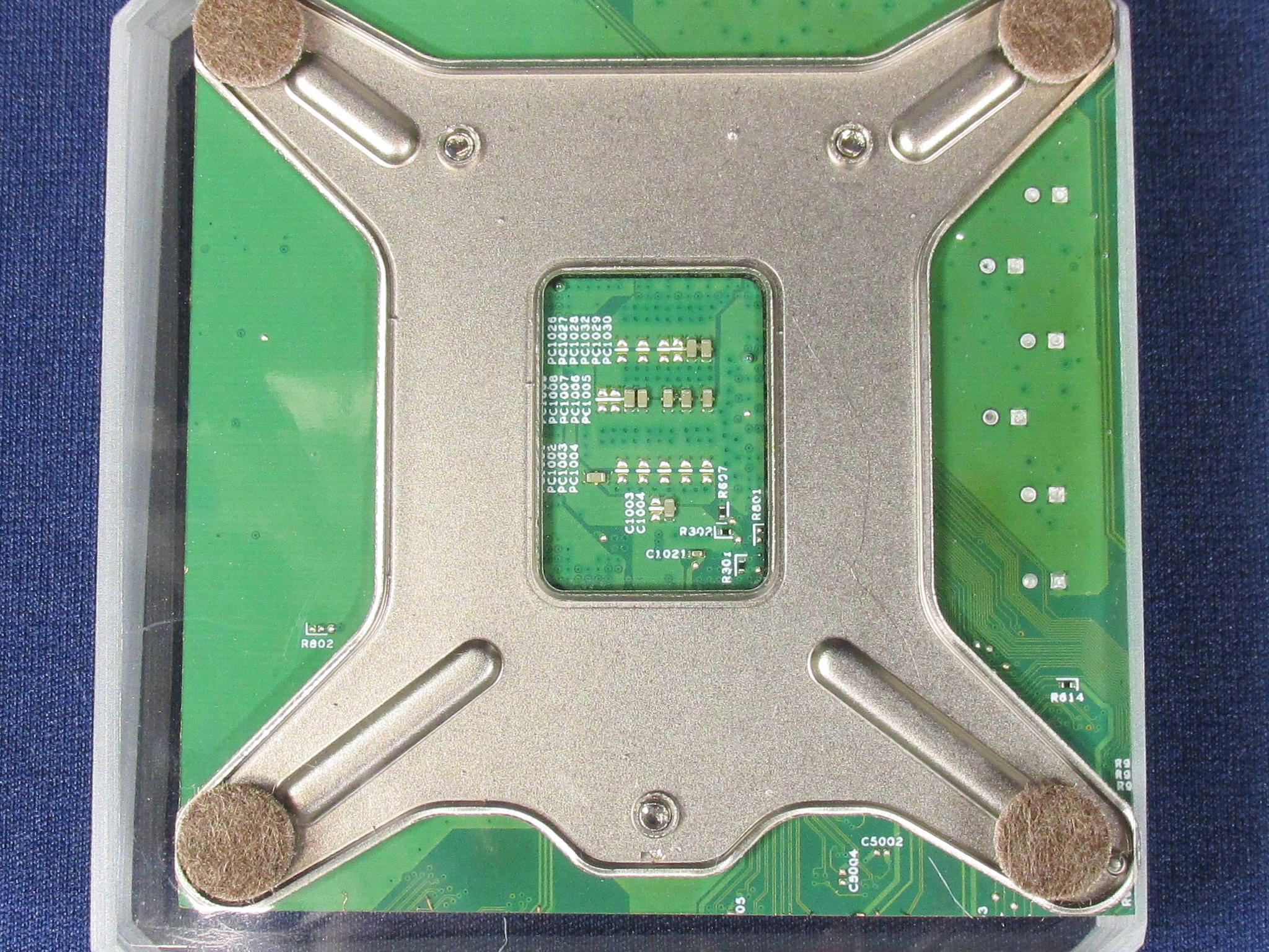 Handmade Clear Epoxy Resin Coaster With Intel Core i3-8100 CPU (SR3N5) & Motherboard