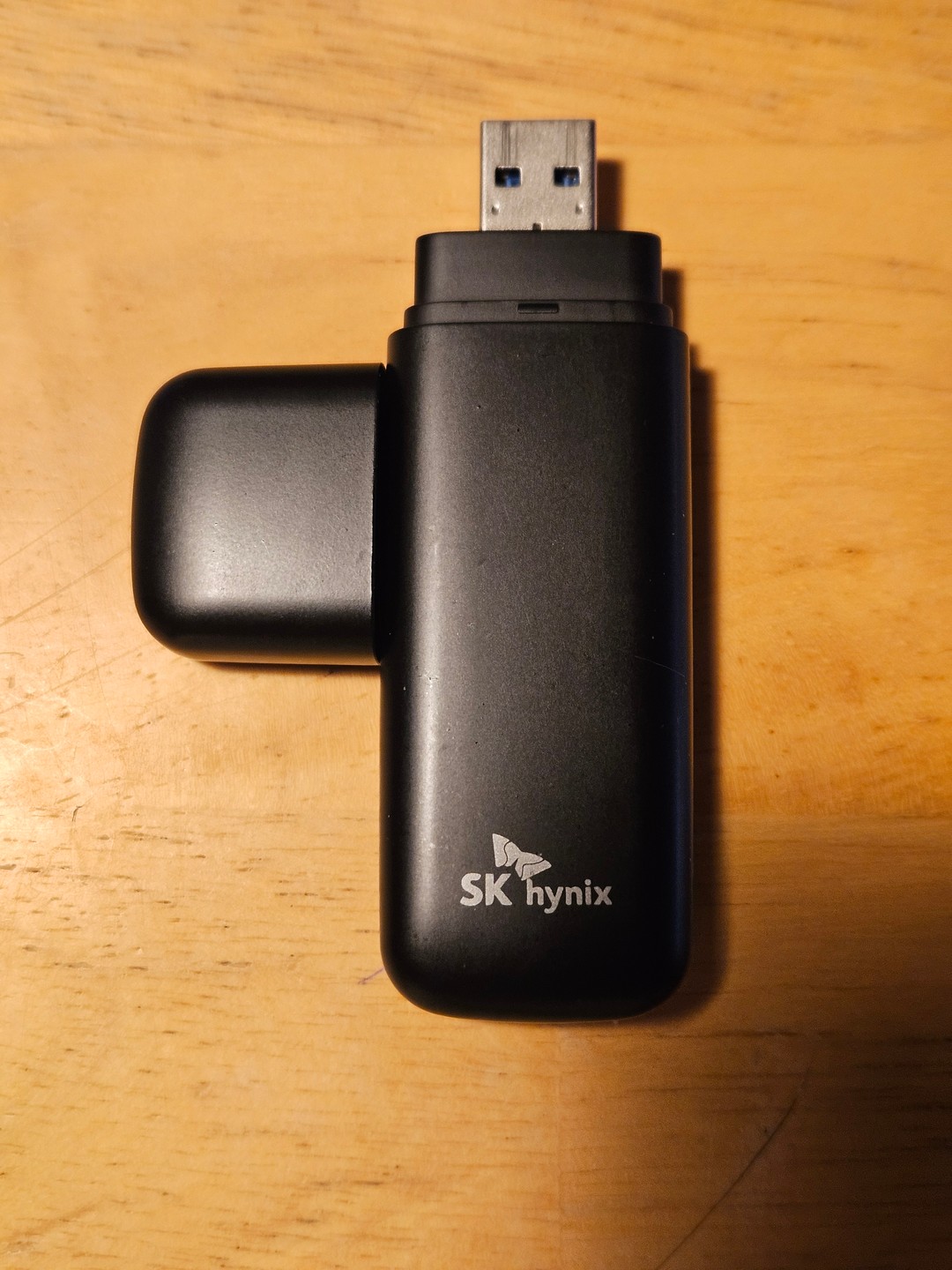 1TB SK Hynix Tube T31 Stick SSD with DRAM | Jawa
