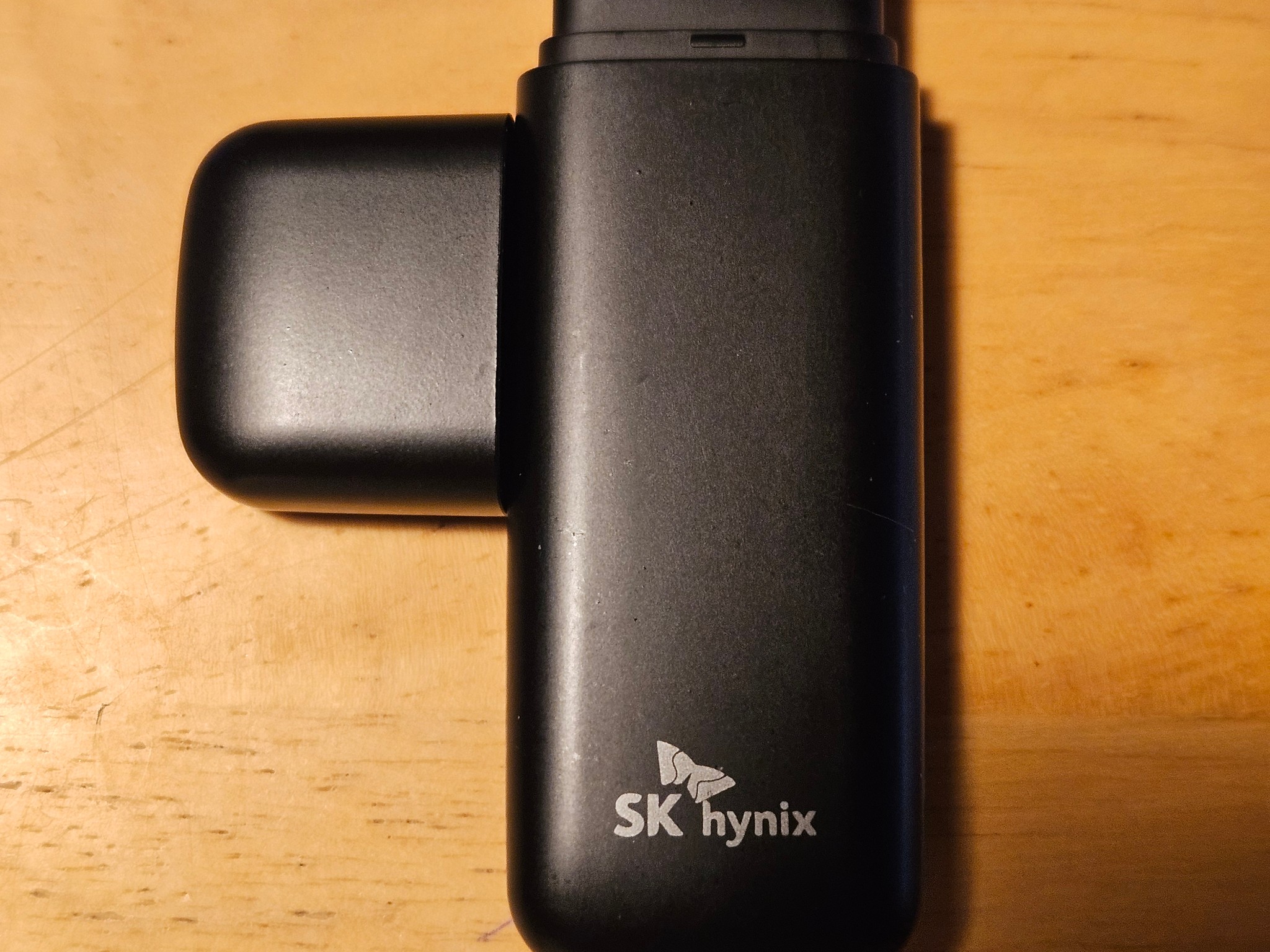 1TB SK Hynix Tube T31 Stick SSD with DRAM