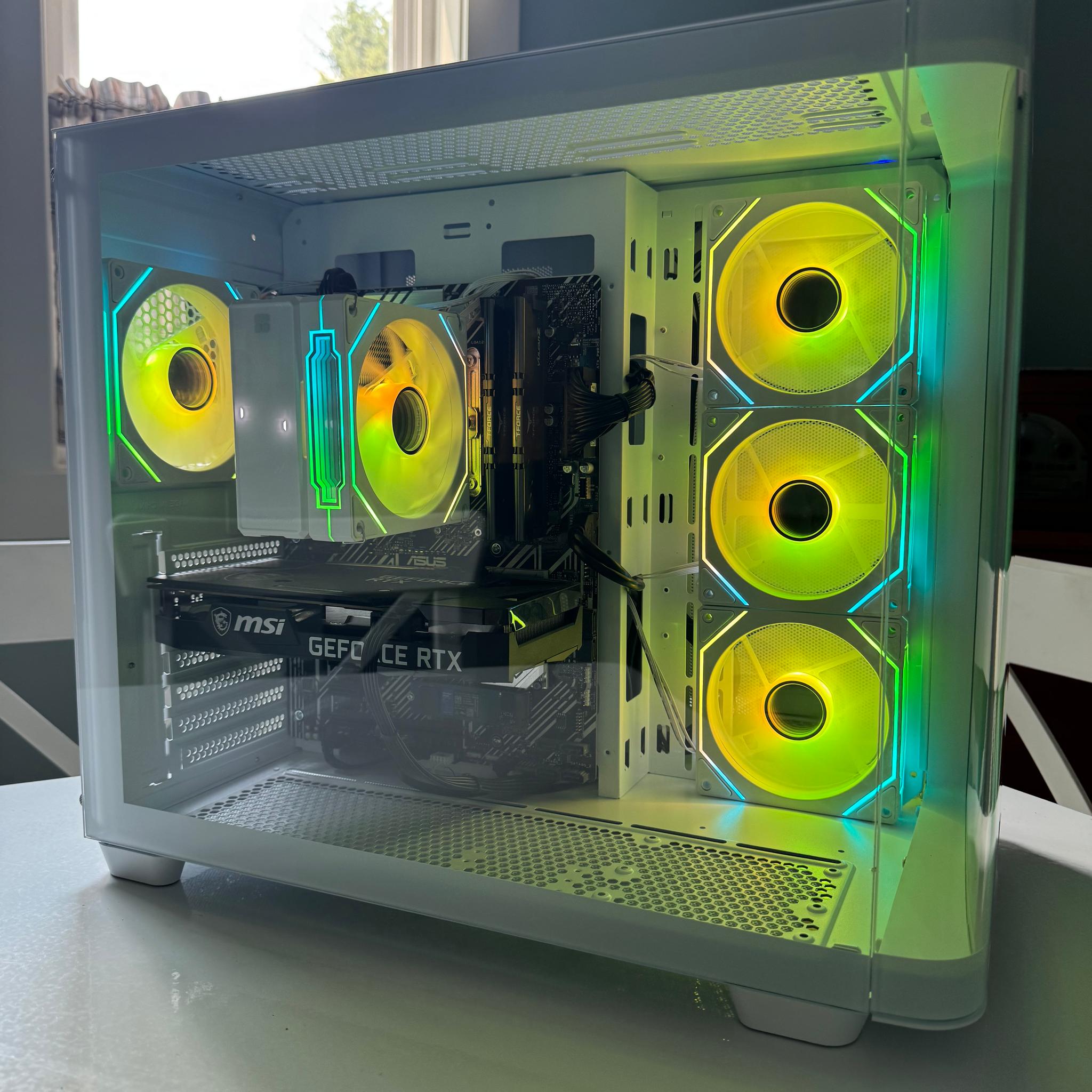 White&Black Gaming PC - 3060 - i5 10400f - 16GBs ram - 1Tb Nvme