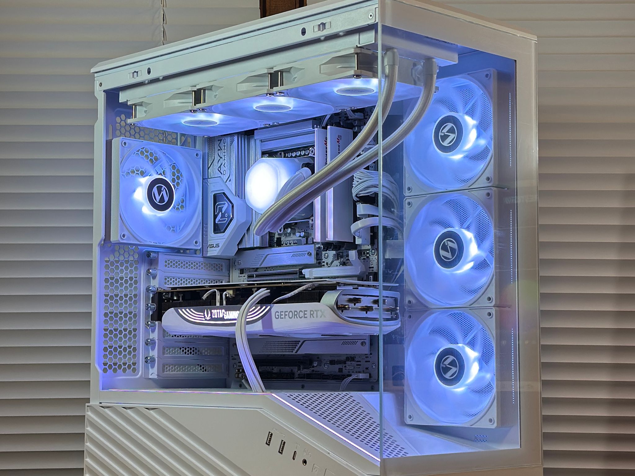 RTX 4080S 16GB | Intel Core Ultra 265KF | 48GB DDR5 | 2TB NVME | Win11 | WIFI | 4K White Gaming PC