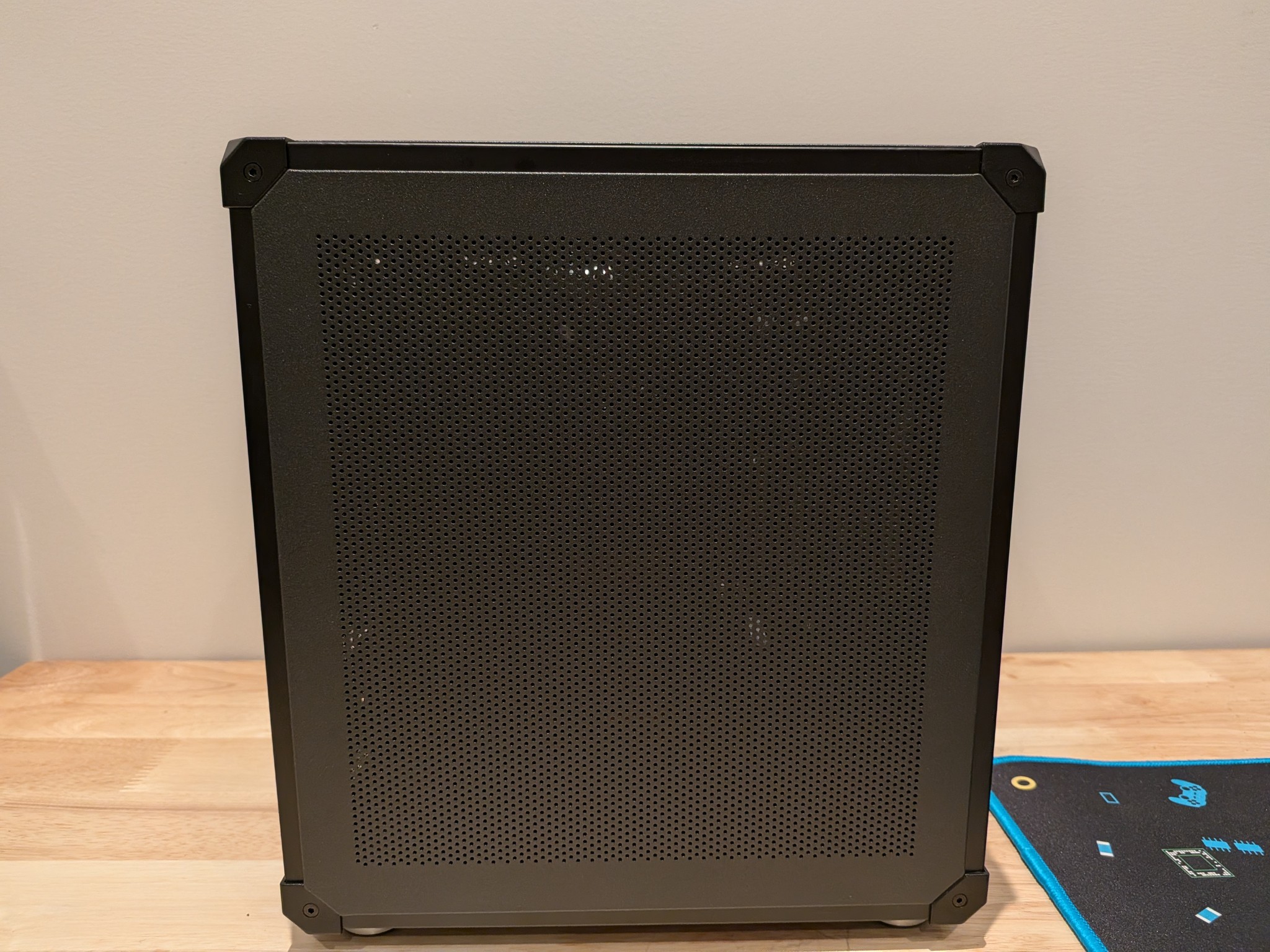 1080p Grayscale - RTX 5050, Ryzen 5 5600X, 16 GB DDR4 RAM, 1 TB Gen 4 NVME, RGB