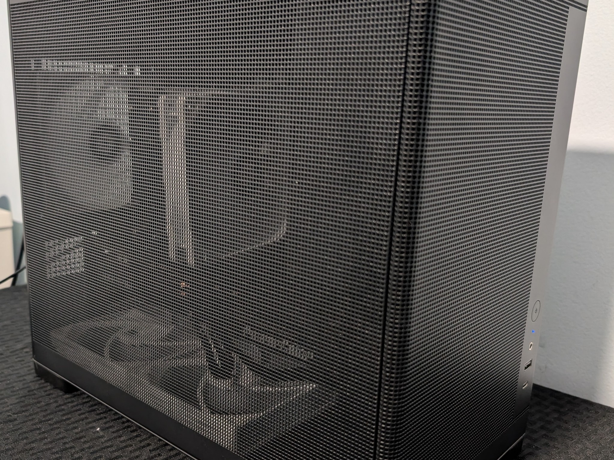 SFF Gaming PC RX 9070 GRE-Ryzen 5 7500x3d-16GB DDR5 6000-1 TB NVME mostly new