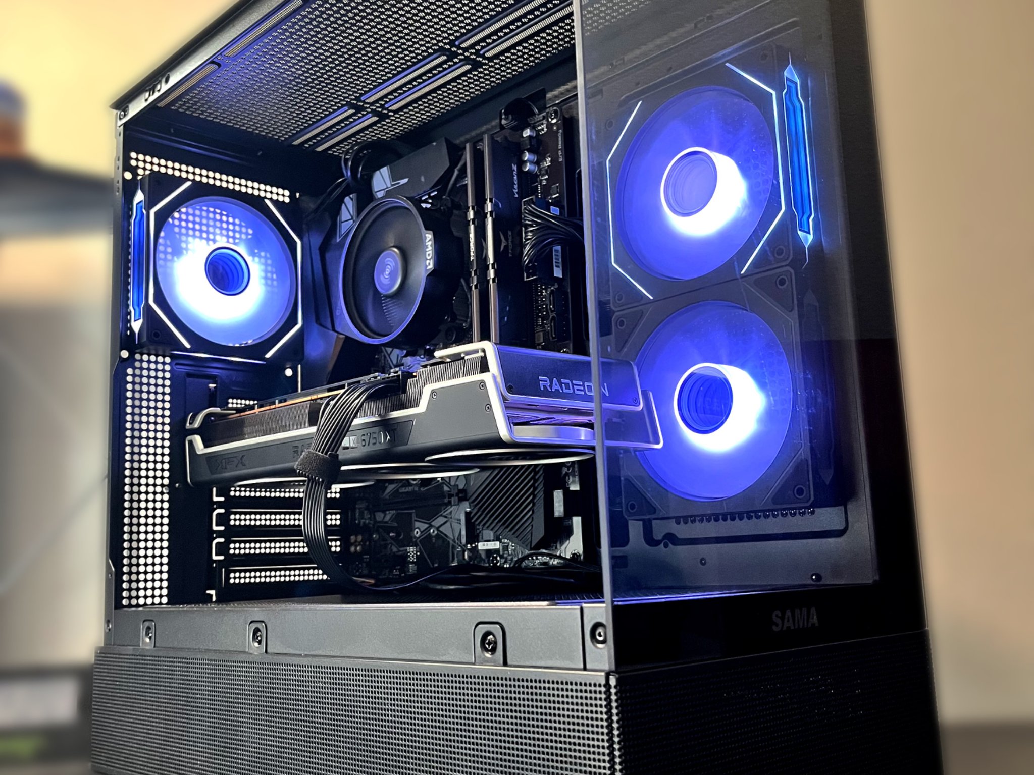 [$250 OFF]🌑Midnight🌑 Gaming PC (Ryzen 5 Processor and AMD Raedon RX 6750 XT GPU) (Black)