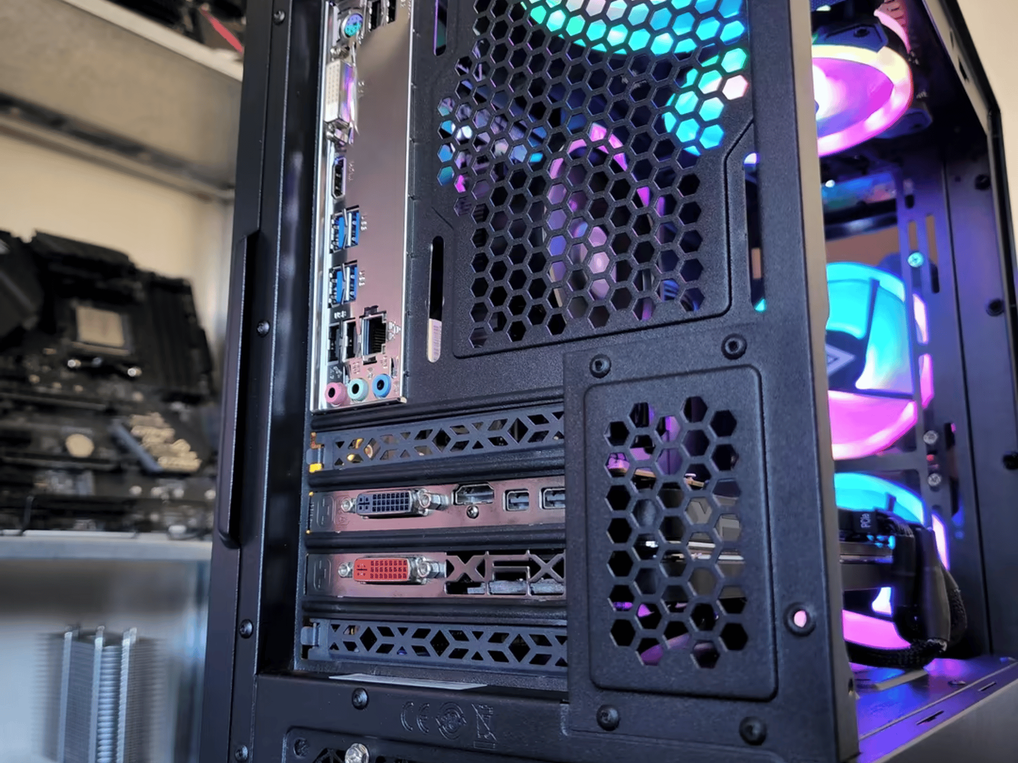 AMD Ryzen 3 1200 // AMD Radeon R9 280 3GB // Oloy 16GB 