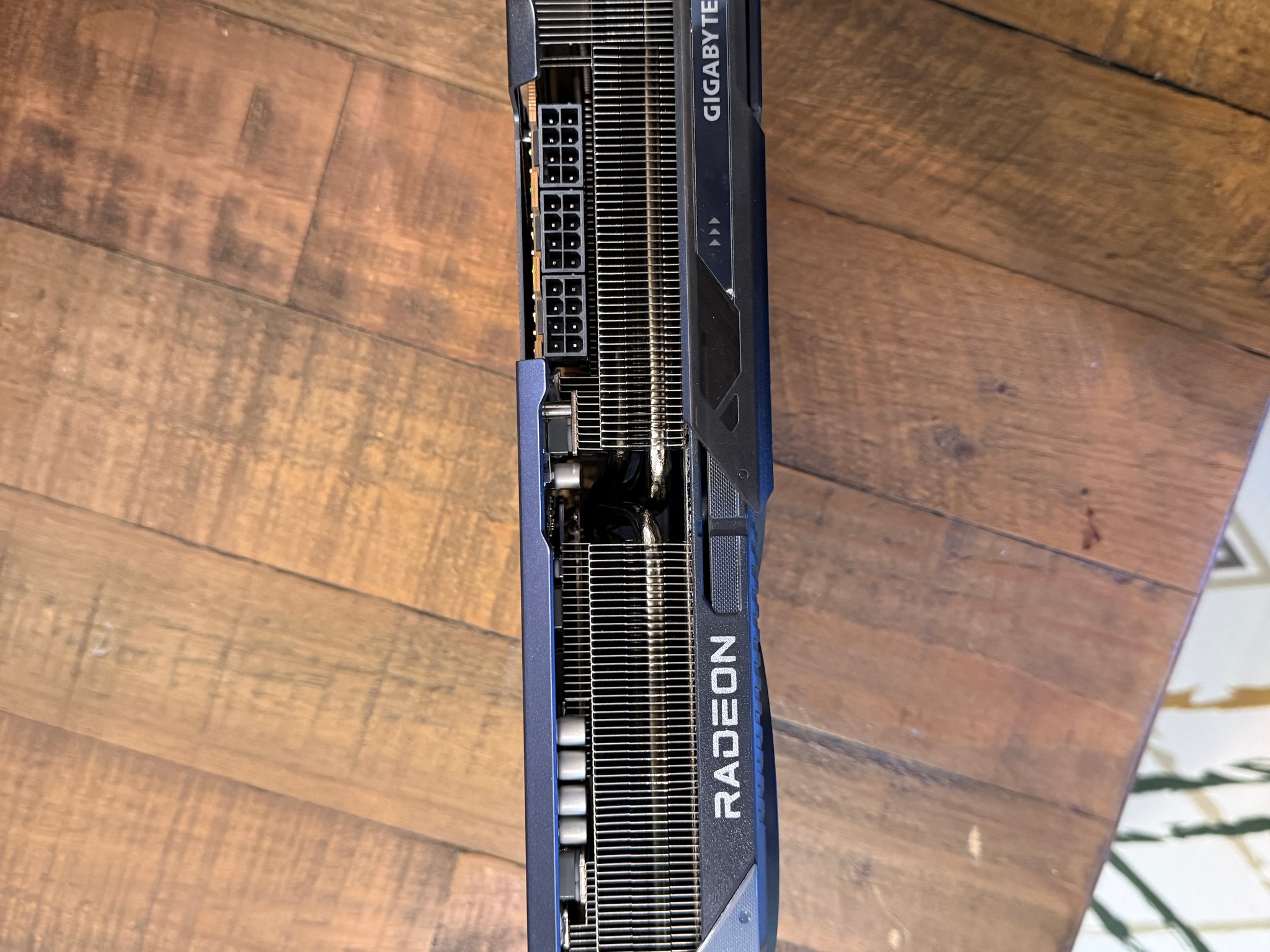 GIGABYTE RX 9070 XT GAMING OC 16G