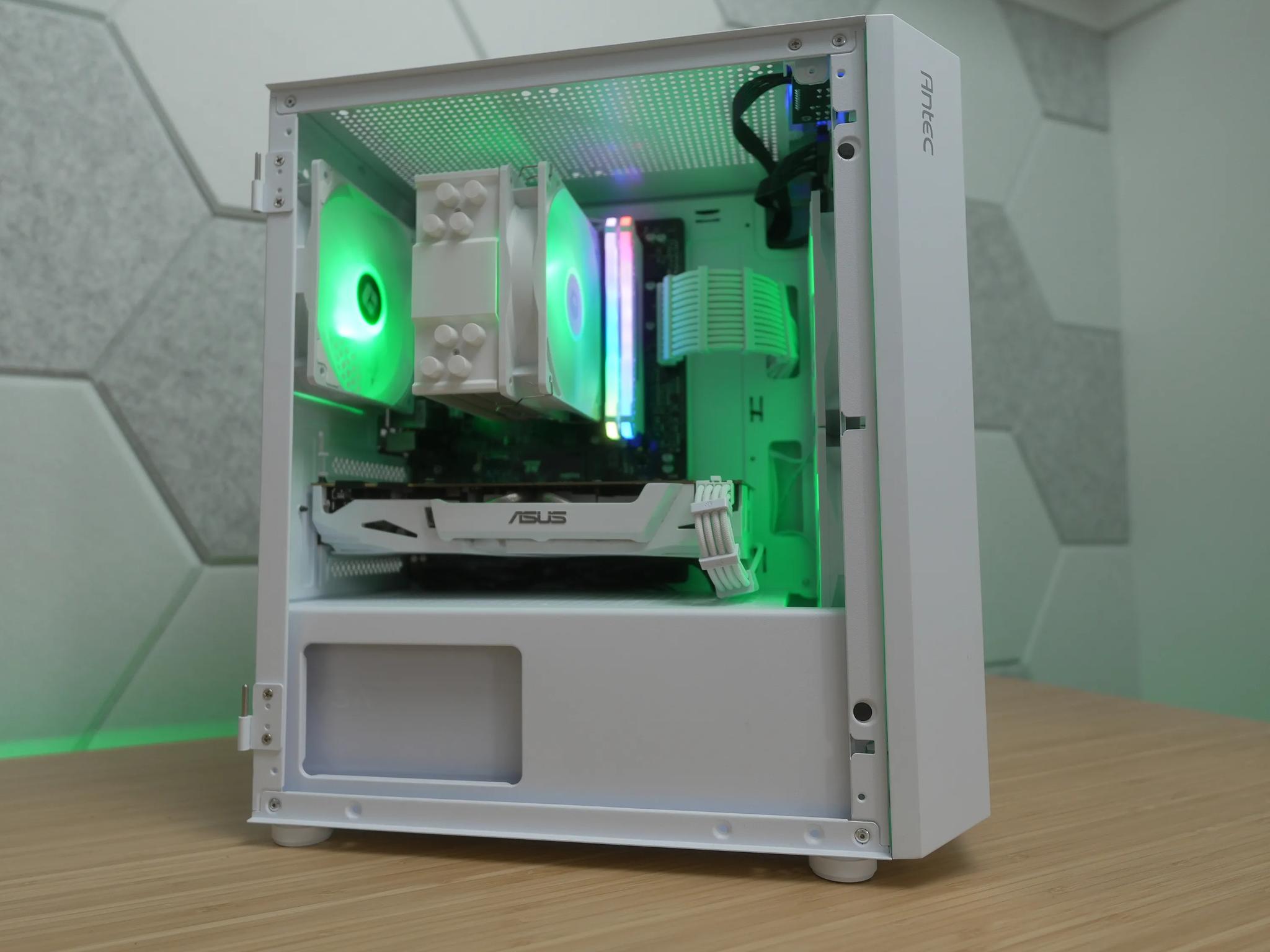 White Gaming PC (Ryzen 7 + Gtx 1070