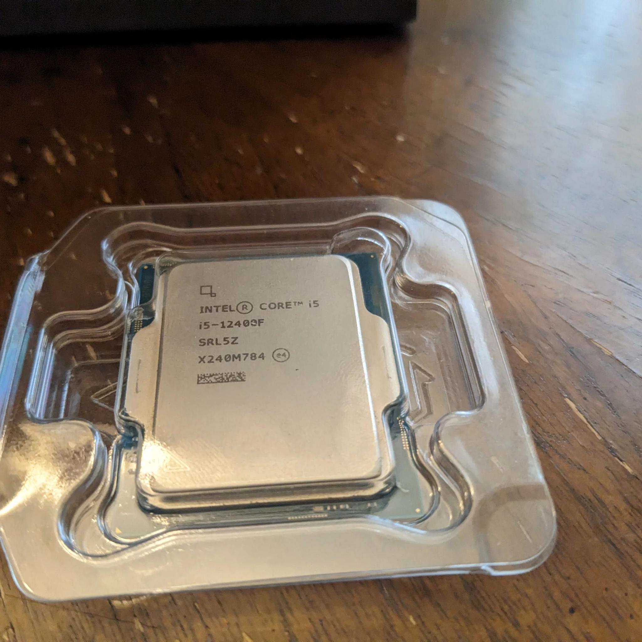 Intel Core i5 12400F 6 Cores 12 Threads LGA1700 + Stock Cooler