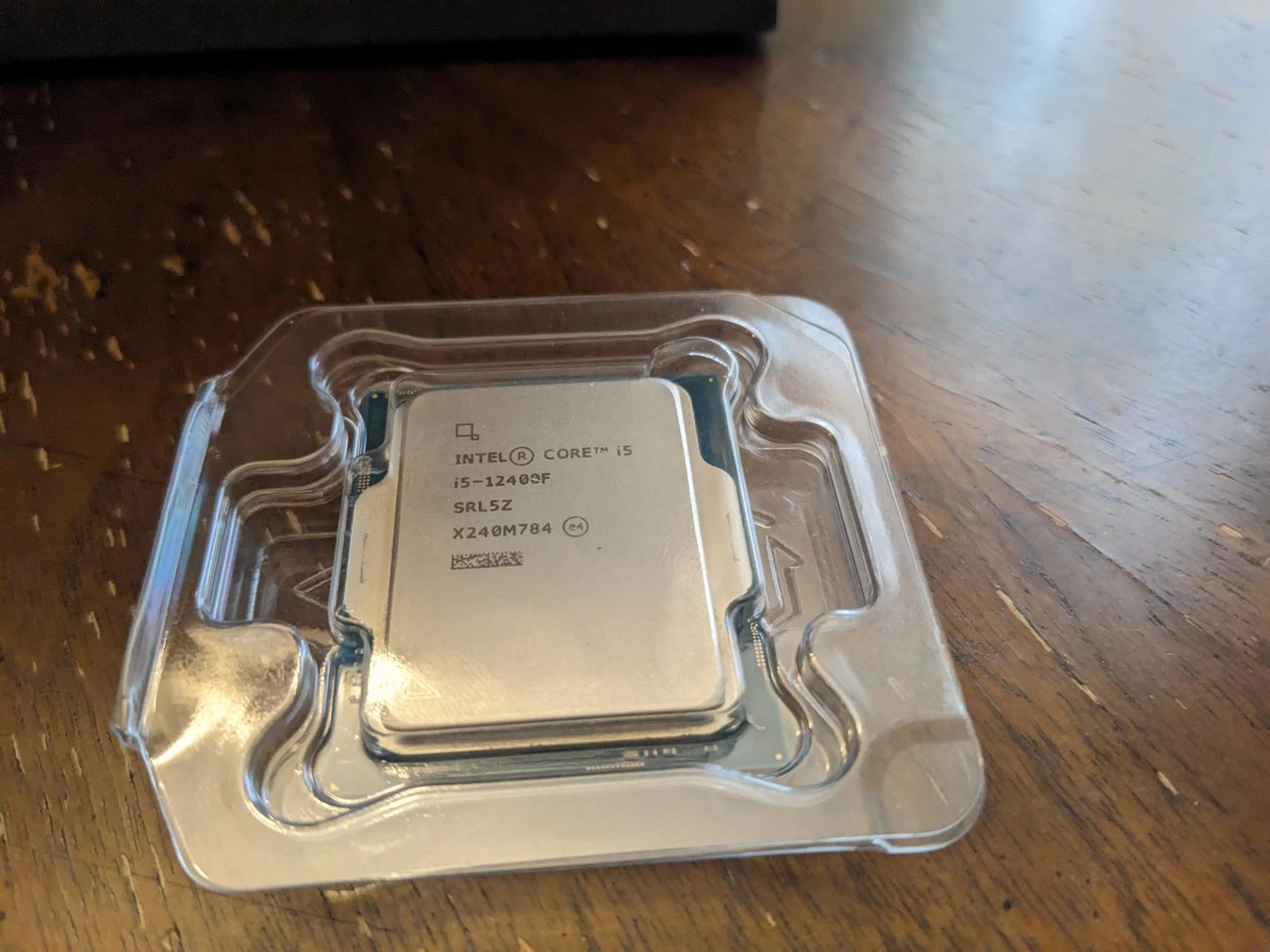 Intel Core i5 12400F 6 Cores 12 Threads LGA1700 + Stock Cooler