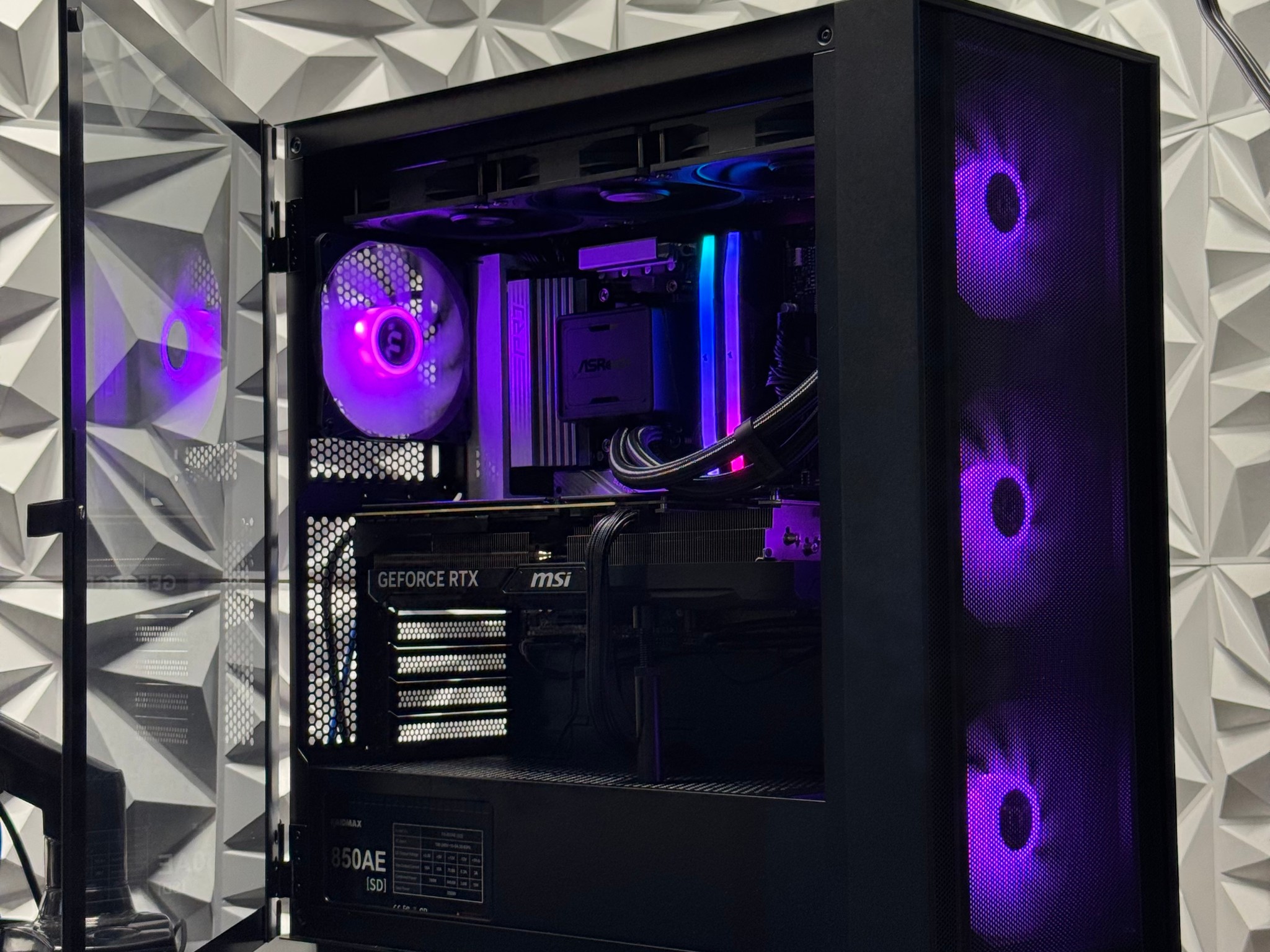RTX 4070 Ti Super / Ryzen 7 7700X3D / 32GB DDR5 Ram / 1TB SSD / Creator pc / Gaming pc /