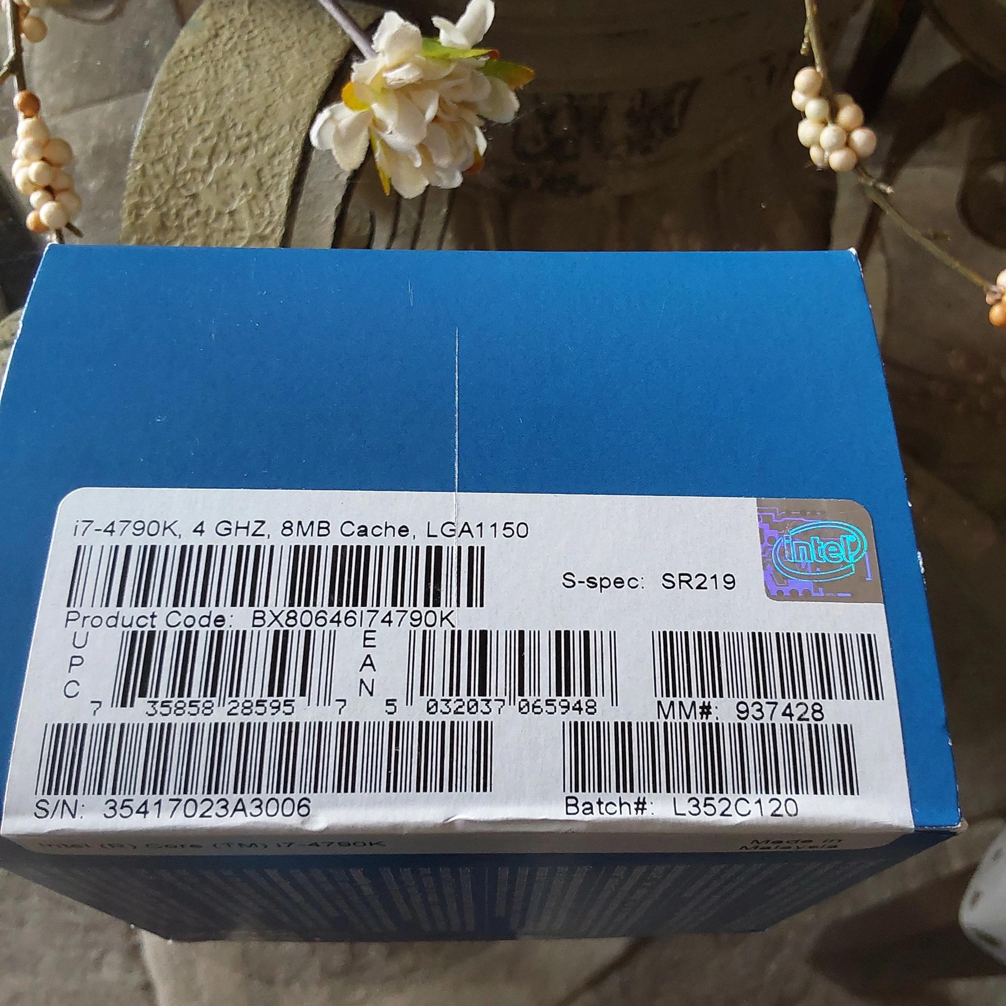 Intel i7 4790k 4.0GHz CPU and Heatsink/Fan in Original Retail Box