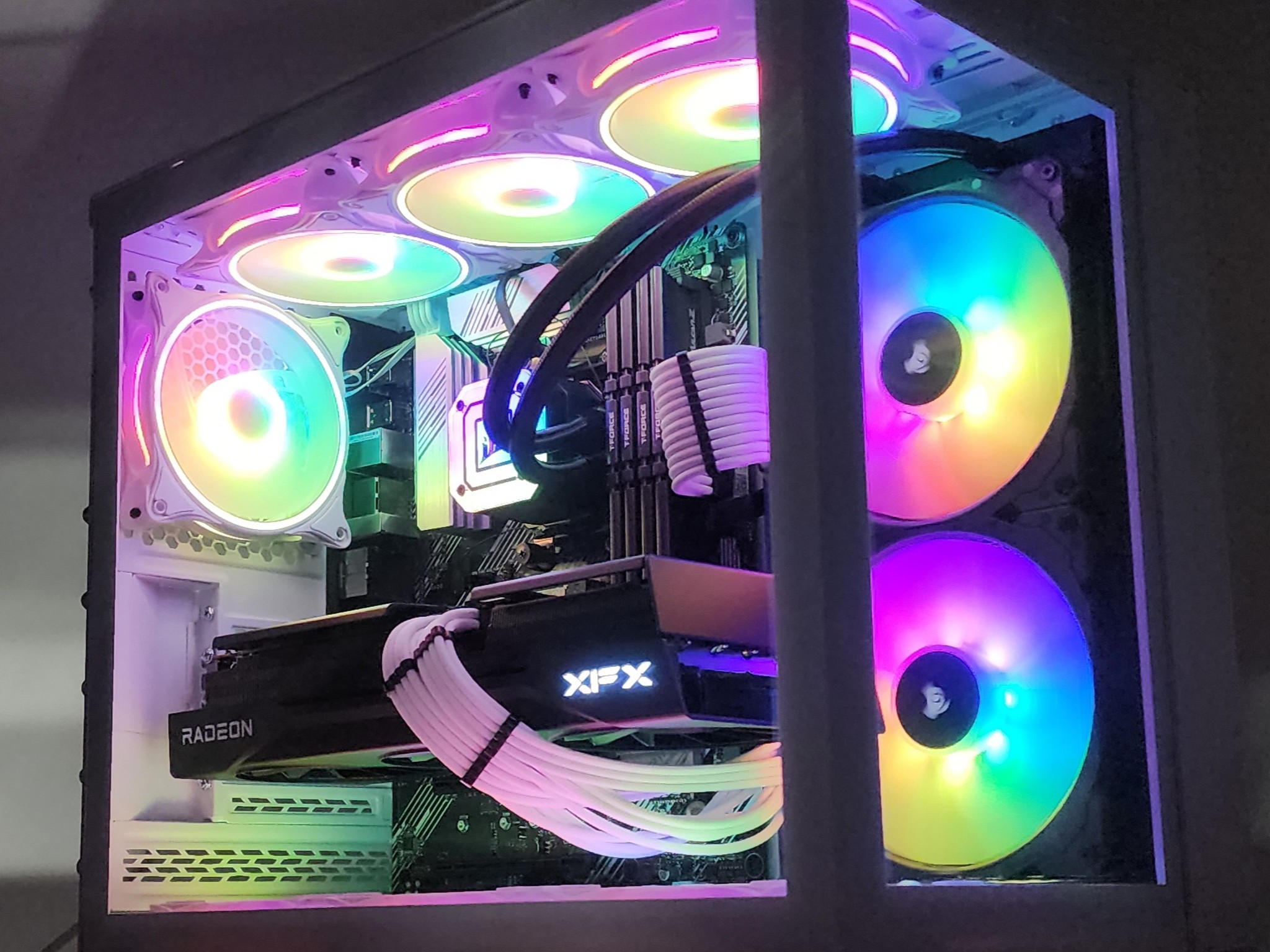 Gaming PC Ryzen 7 5800X3D 32GB RAM 2TB SSD RX 9070 XT 16GB Windows 11 Computer