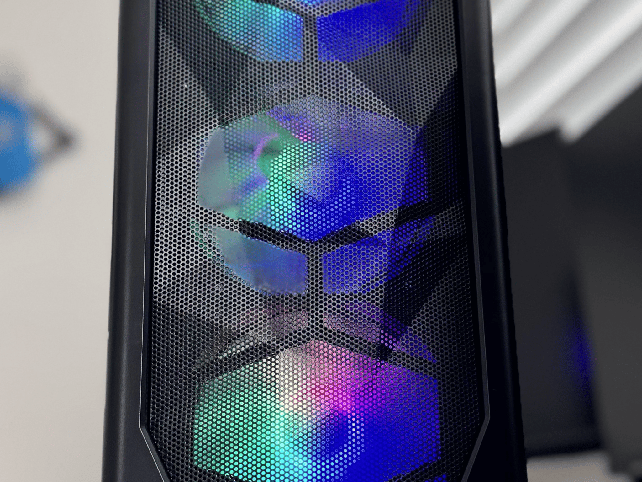 Ryzen 5 7600X + AMD RX 9060 XT + 32 GB DDR5 RAM - 1440p Gaming