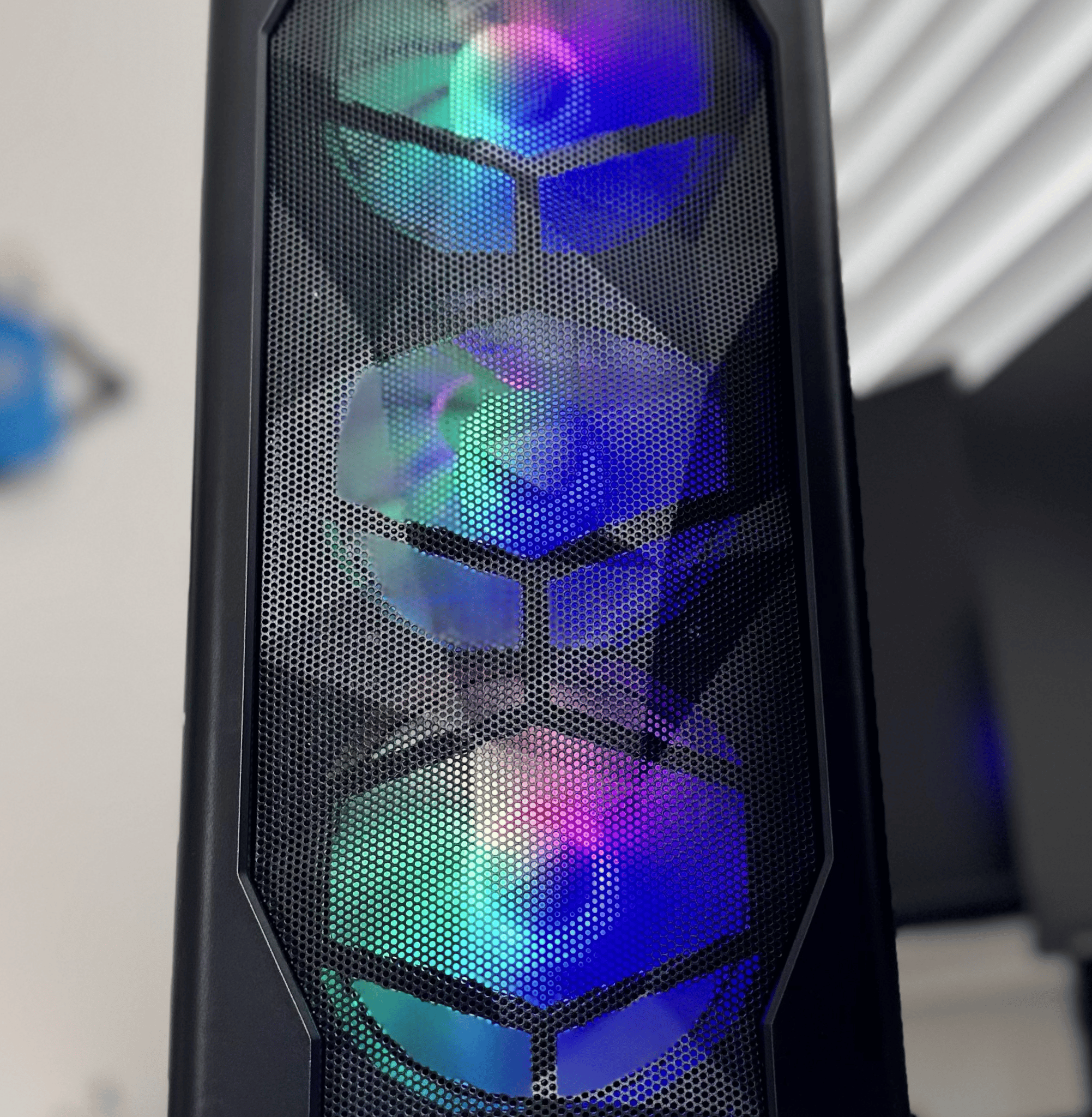 Ryzen 5 7600X + AMD RX 9060 XT + 32 GB DDR5 RAM - 1440p Gaming