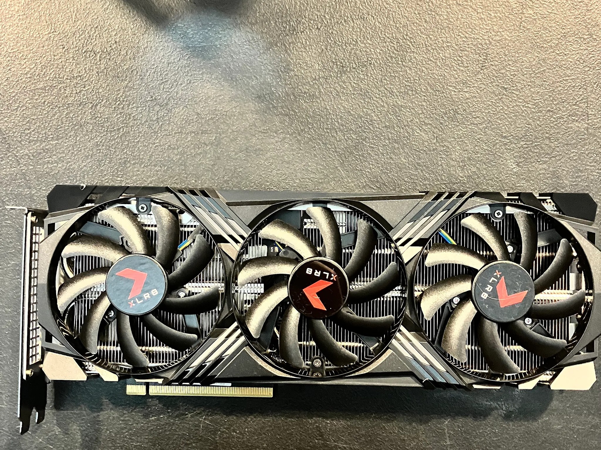 PNY RTX 4060 Ti XLR8 8gb 3 FAN 8 pin pcie 4.0
