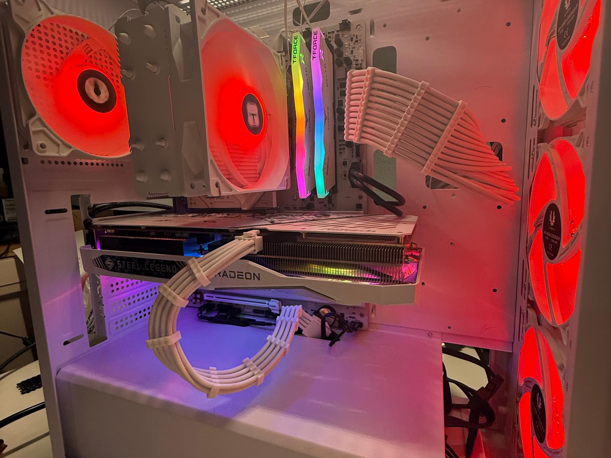 🔥 High-Performance Gaming PC – RX 7600 / Ryzen 5 9600X (White Build) 🔥