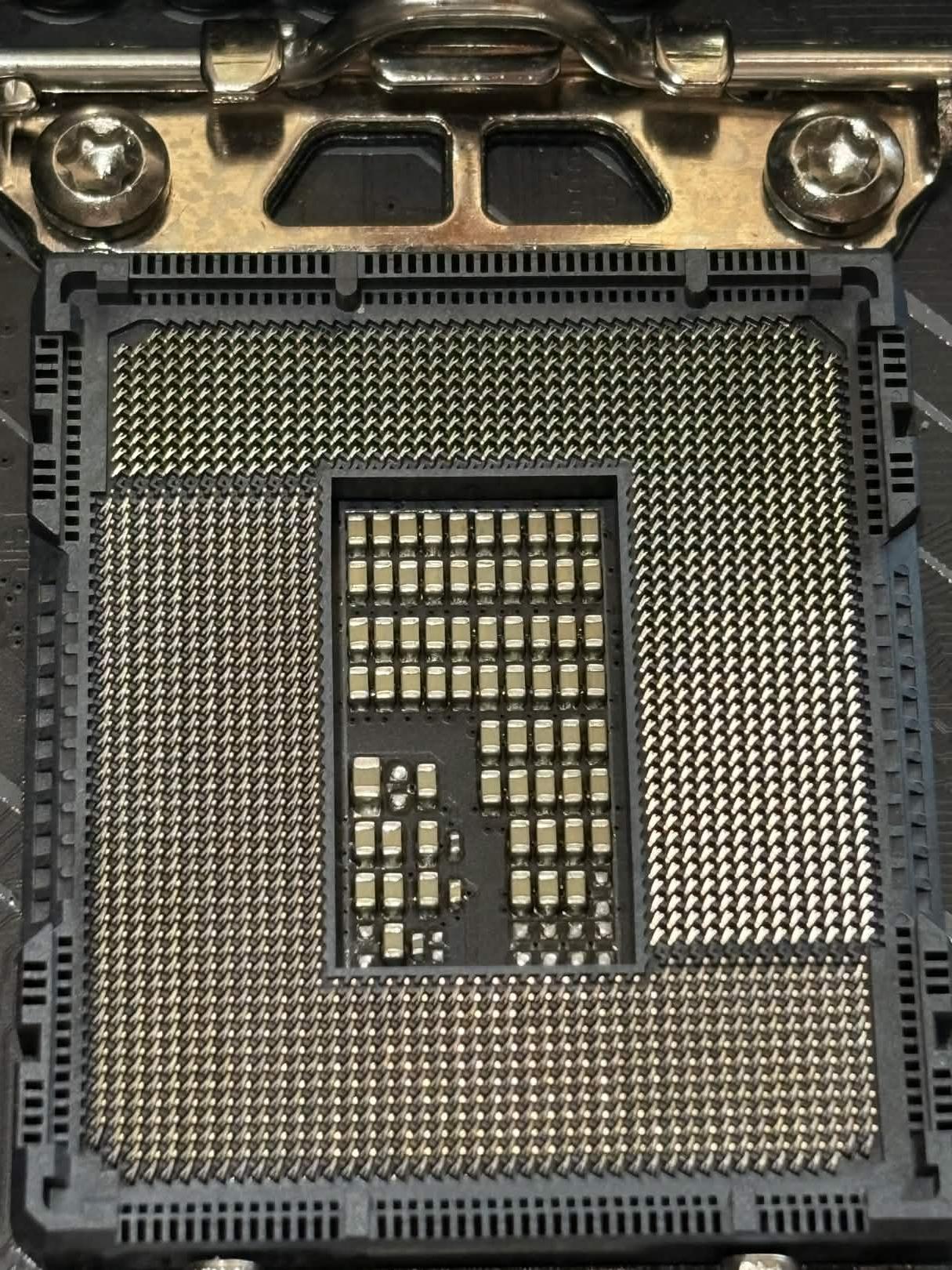 TUF Gaming Z690-Plus WIFI D4 (DDR4)