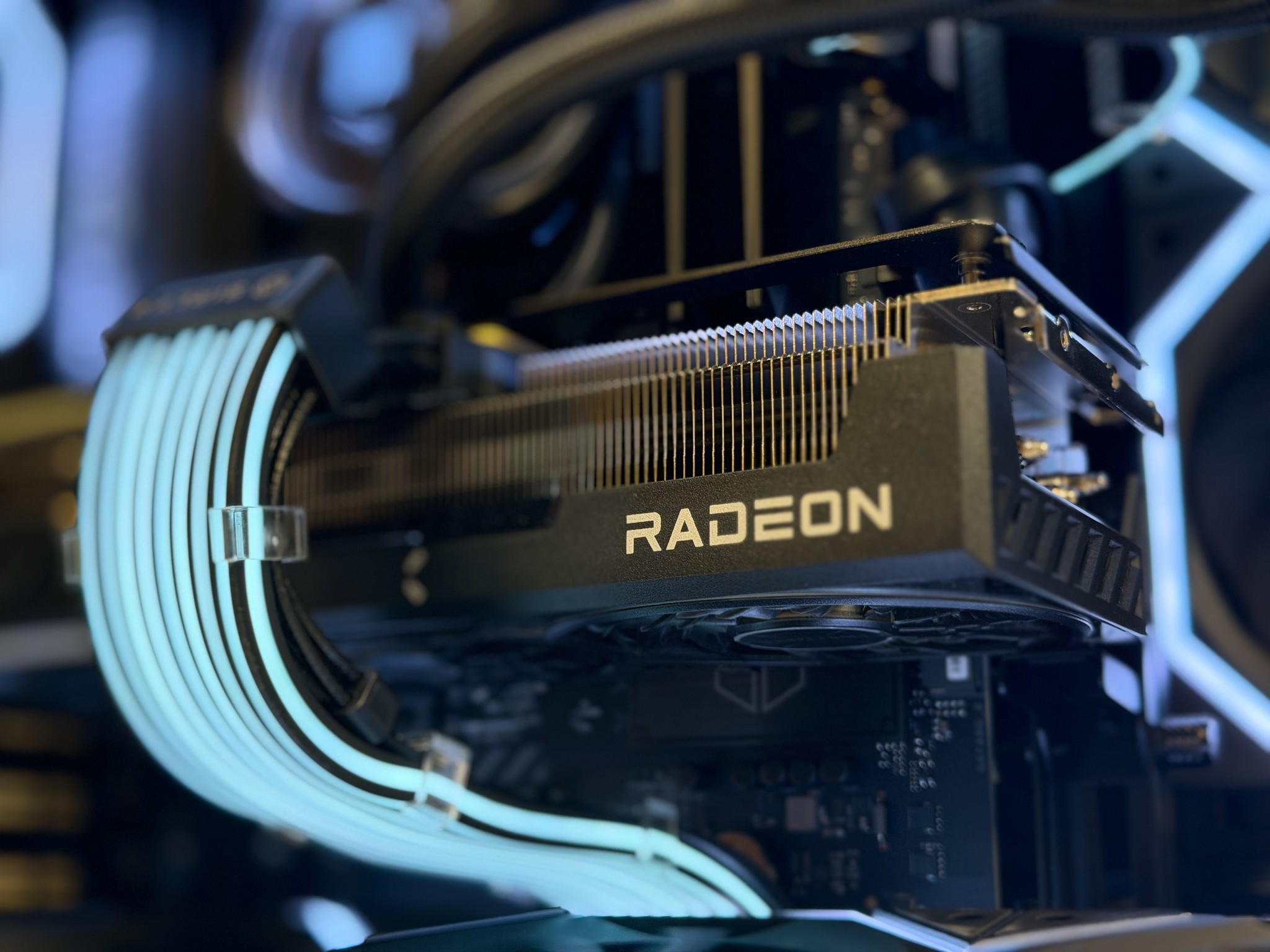 Signature Series RX 9070 XT • Ryzen 7 7800X3D • 32GB DDR5 • 2TB NVMe