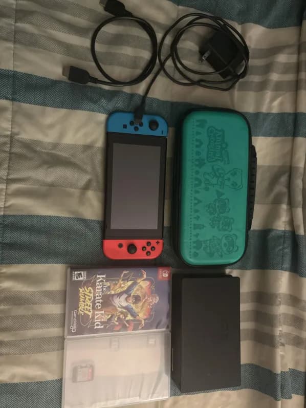 Nintendo Switch (HAC-001), Dock Station w/ 2 Games