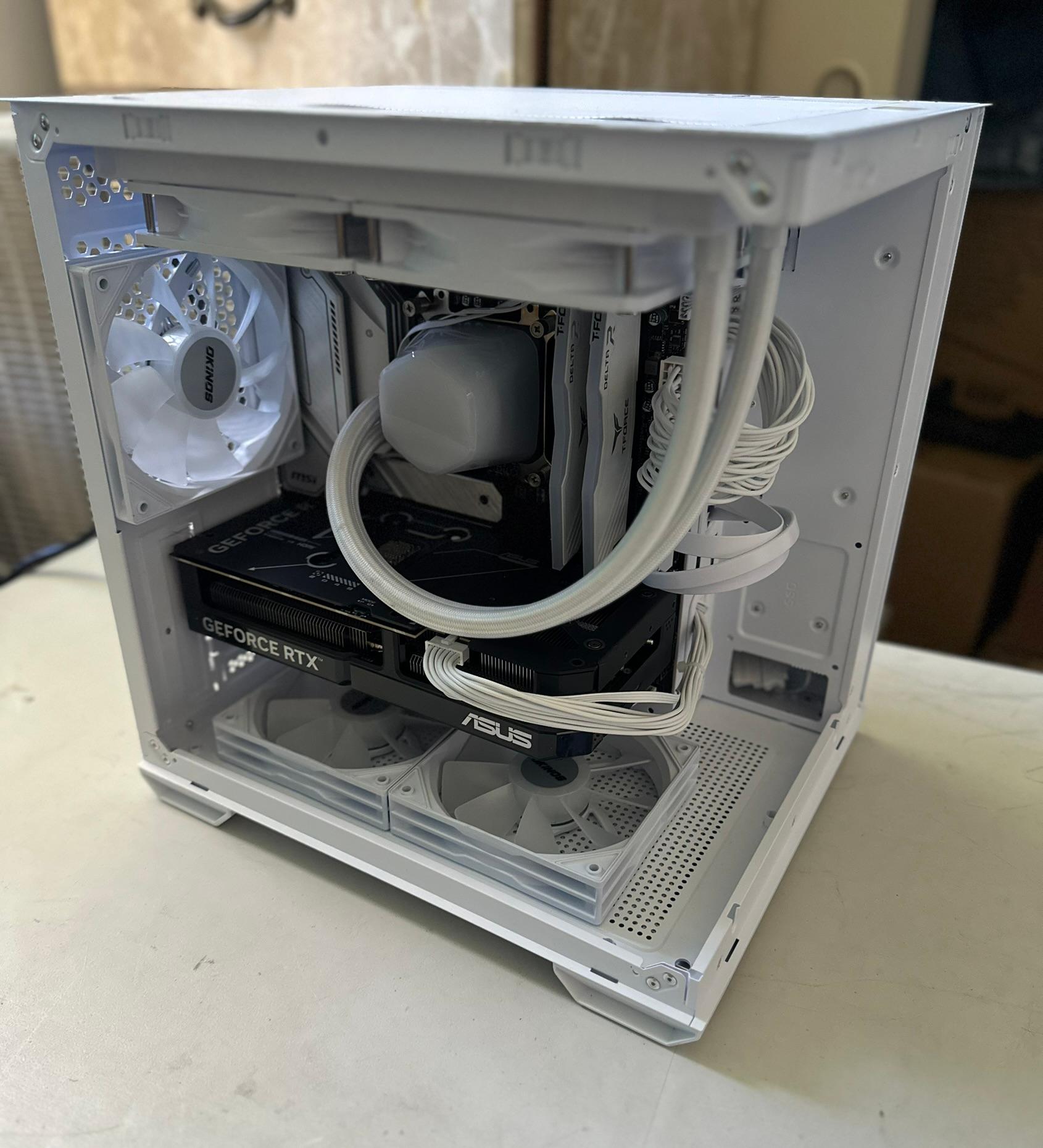*White Build* i7-13700K / RTX 5070 / 1TB NVME / 32GB RAM