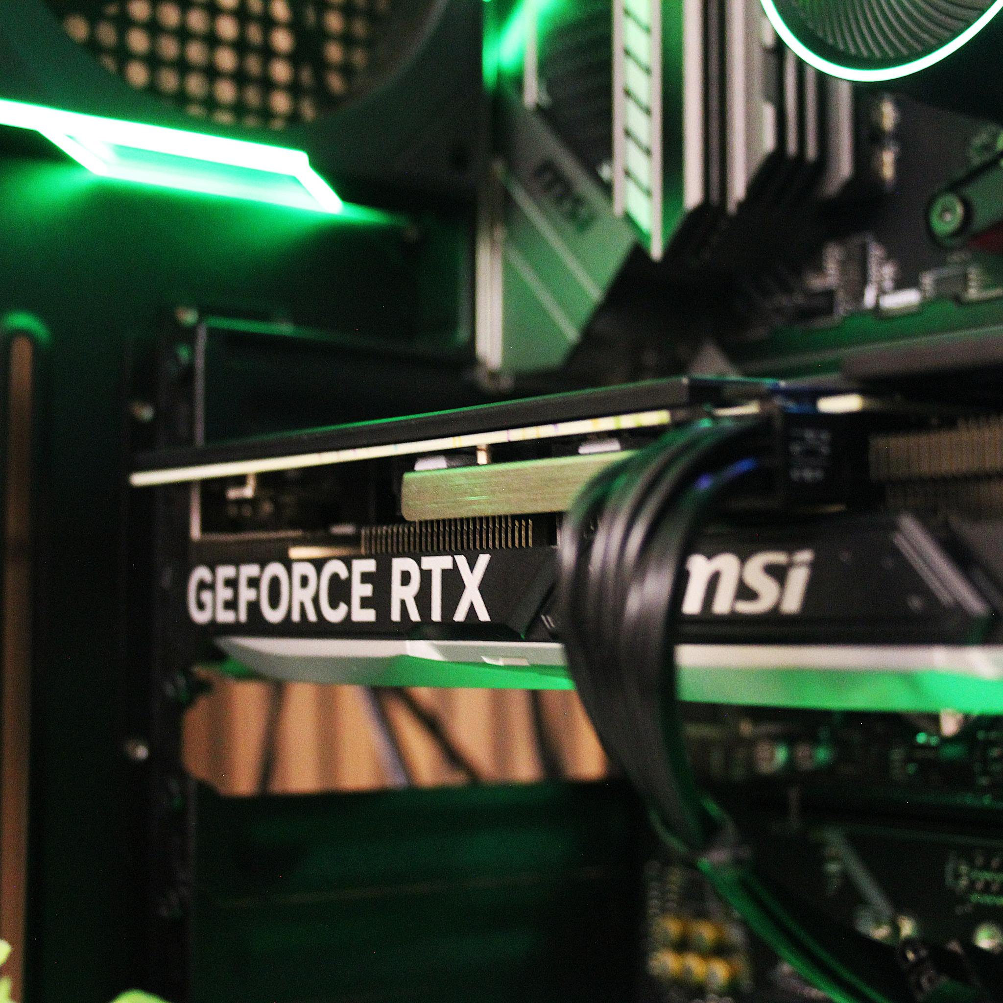 4070 12 GB | Ryzen7  5800X  | 32GB Ram | NVME  | 850W GOLD | Win 11 | Liquid Cooled