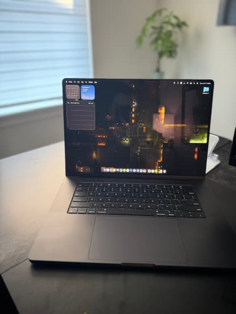 Apple MacBook Pro 16" M4 Pro 24GB RAM 512GB SSD Space Black - 100% Battery - Like New