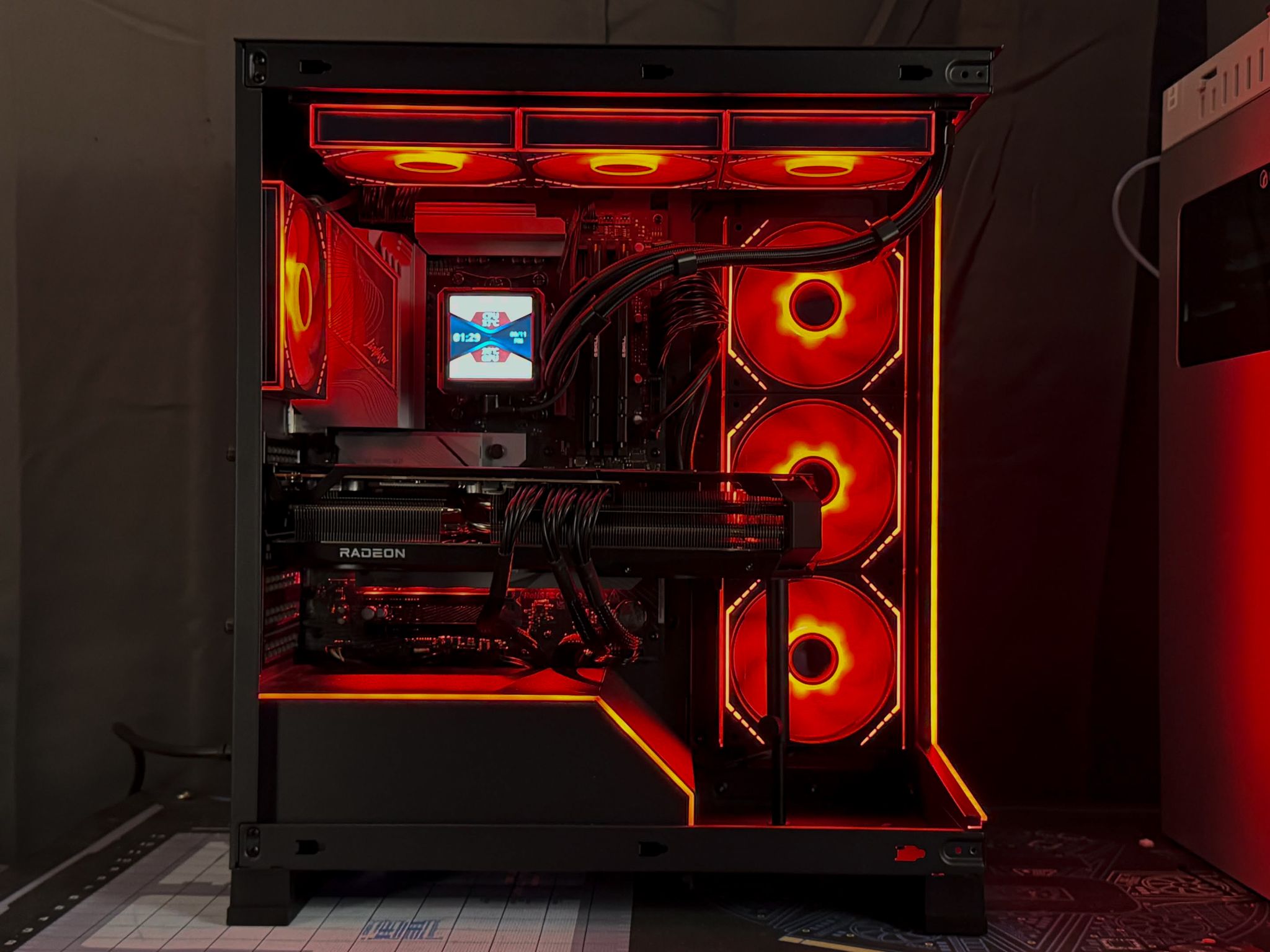 Red Devil v2 - 9800X3D, 9070XT 16GB, 2TB SSD. 32GB DDR5, Wifi