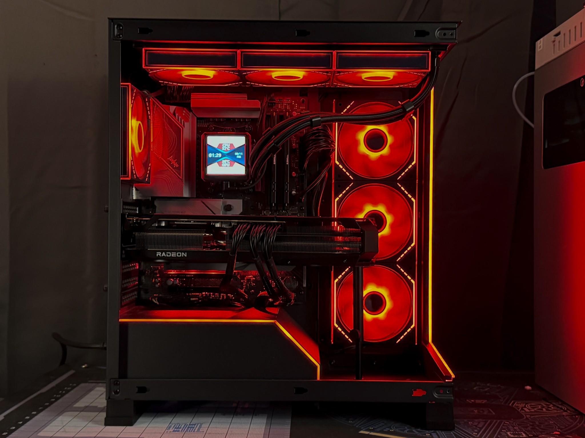 Red Devil v2 - 9800X3D, 9070XT 16GB, 2TB SSD. 32GB DDR5, Wifi