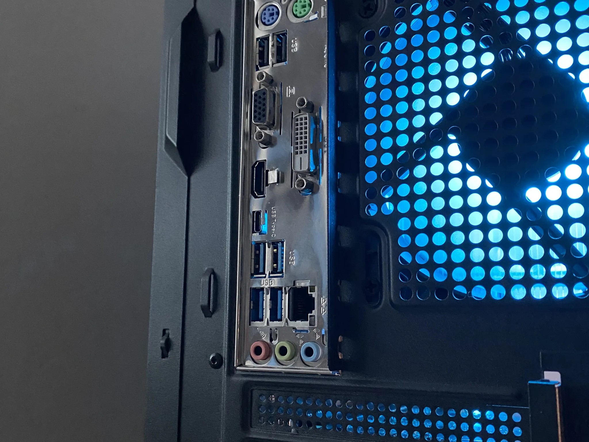 💵 SALE 💵 RGB Gaming PC | RTX 2070 SUPER 8GB + Ryzen 7 3700x + 16gb 3200mhz + 1tb nvme SSD |