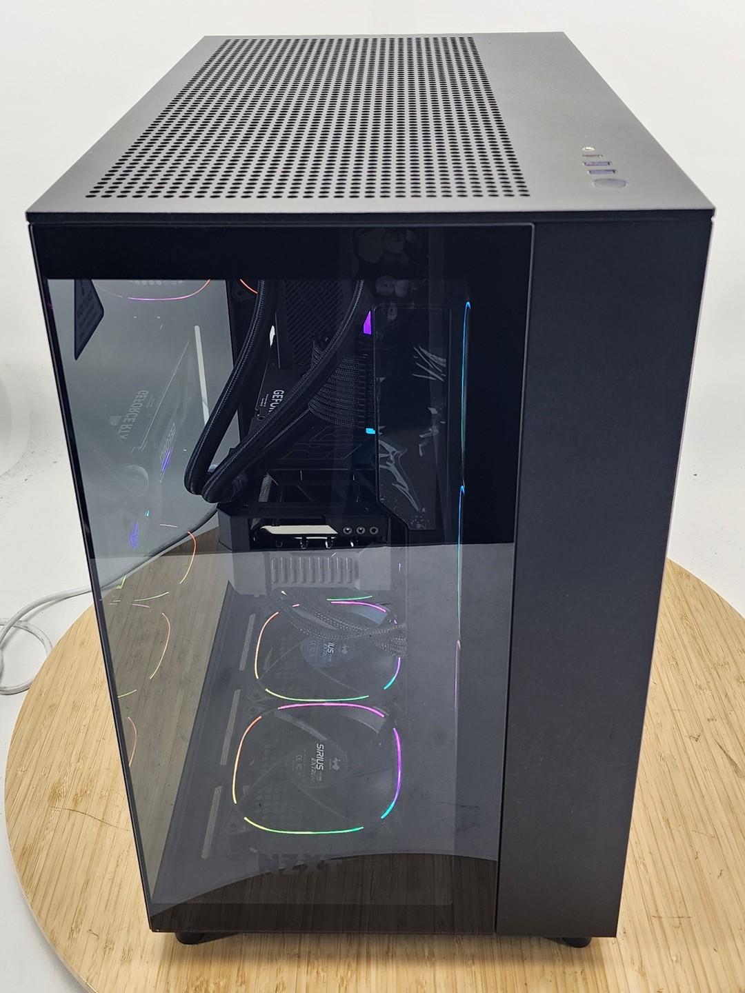 Gaming PC Ryzen 7 7800X3D 32GB RAM 2TB SSD RTX 4070 Ti 12GB Windows 11