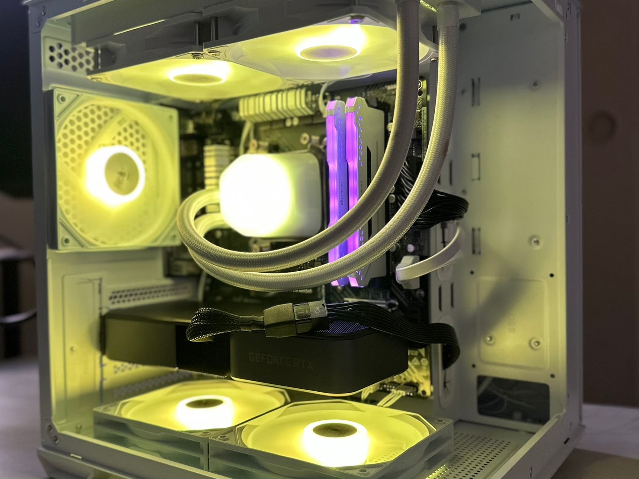 Ryzen 7 3700X / RTX 3070 / 512GB NVME / 32GB RAM