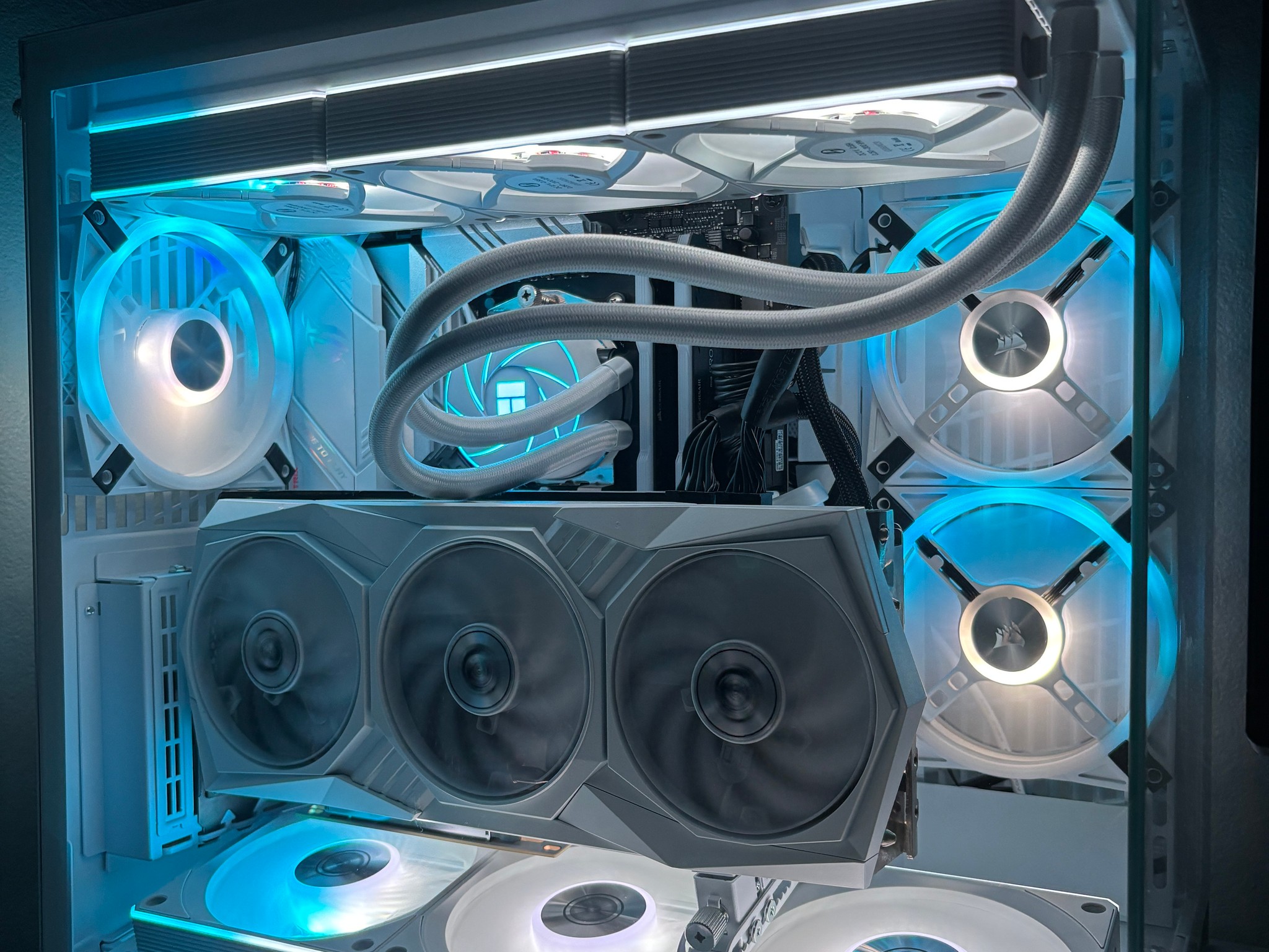 MSI GAMING X TRIO GeForce RTX 3070 Ti
