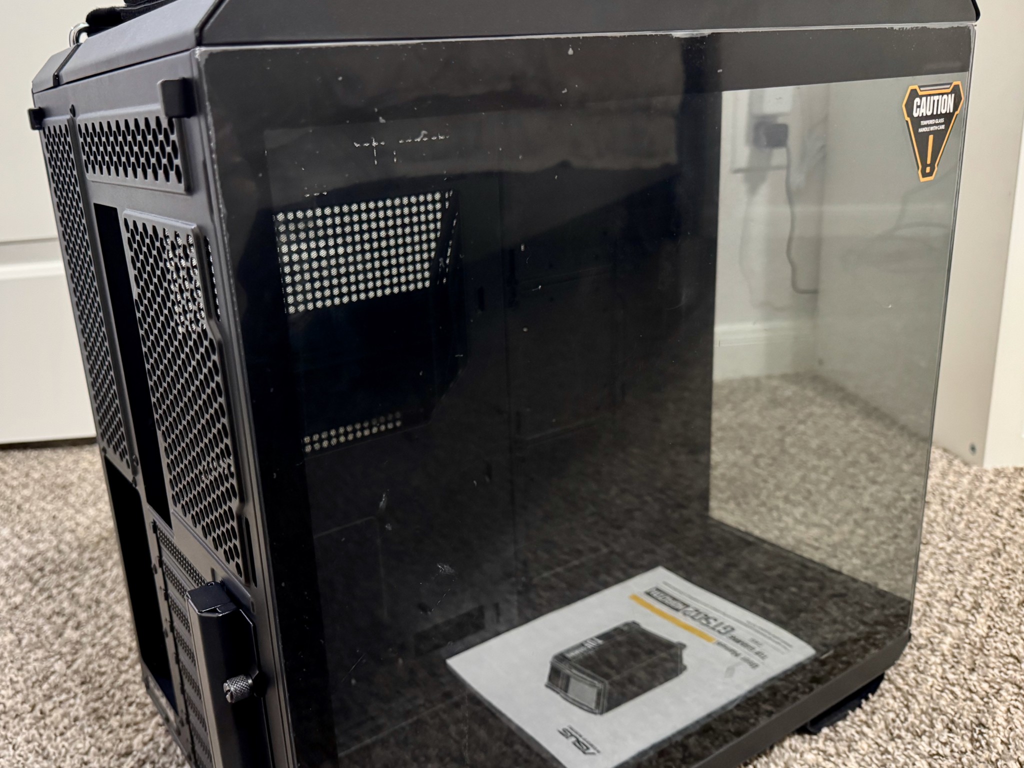 Black - Asus TUF Gaming GT502 in retail packaging.