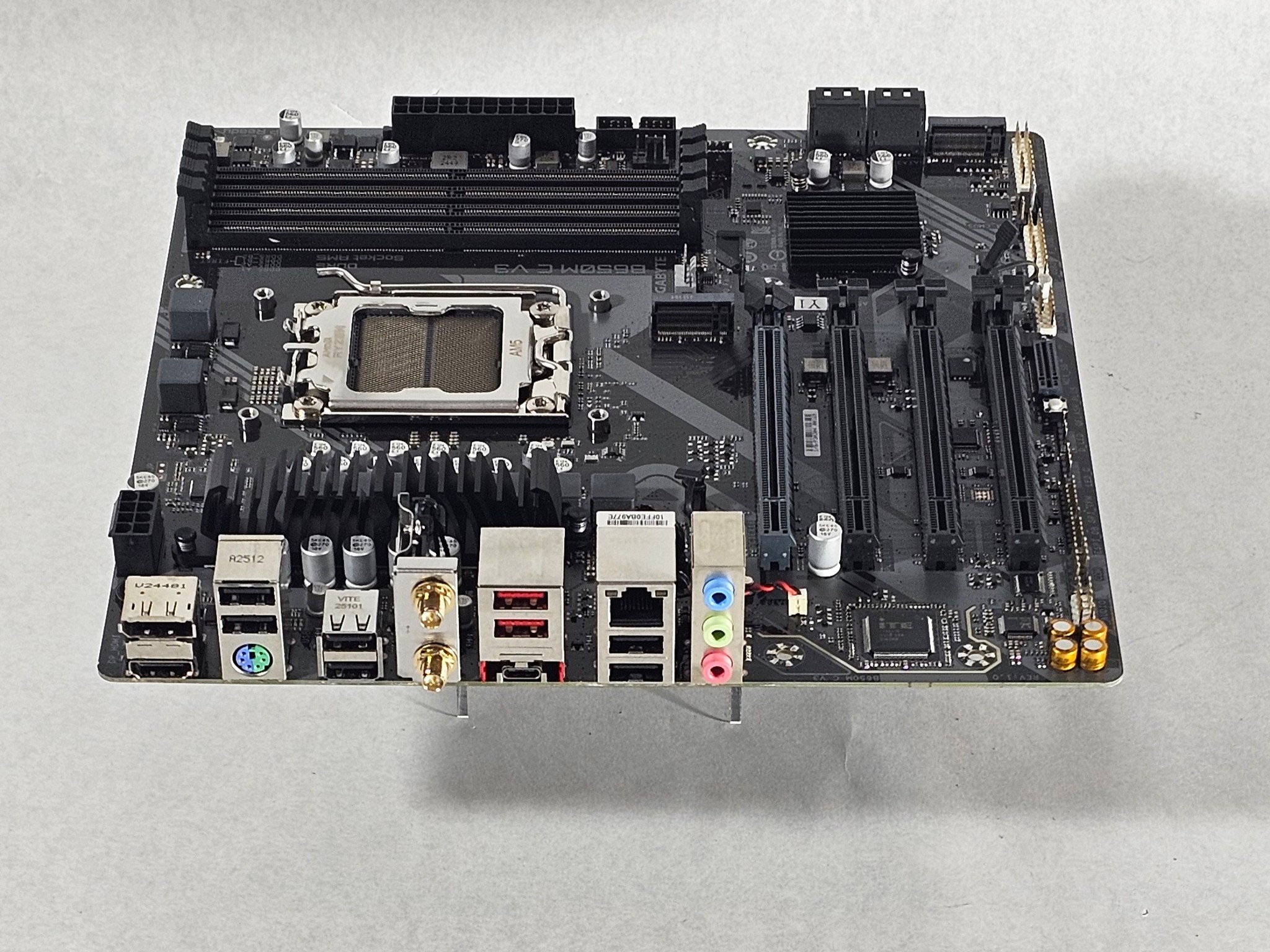 Gigabyte B650M C V3 AMD AM5 DDR5 mATX Motherboard