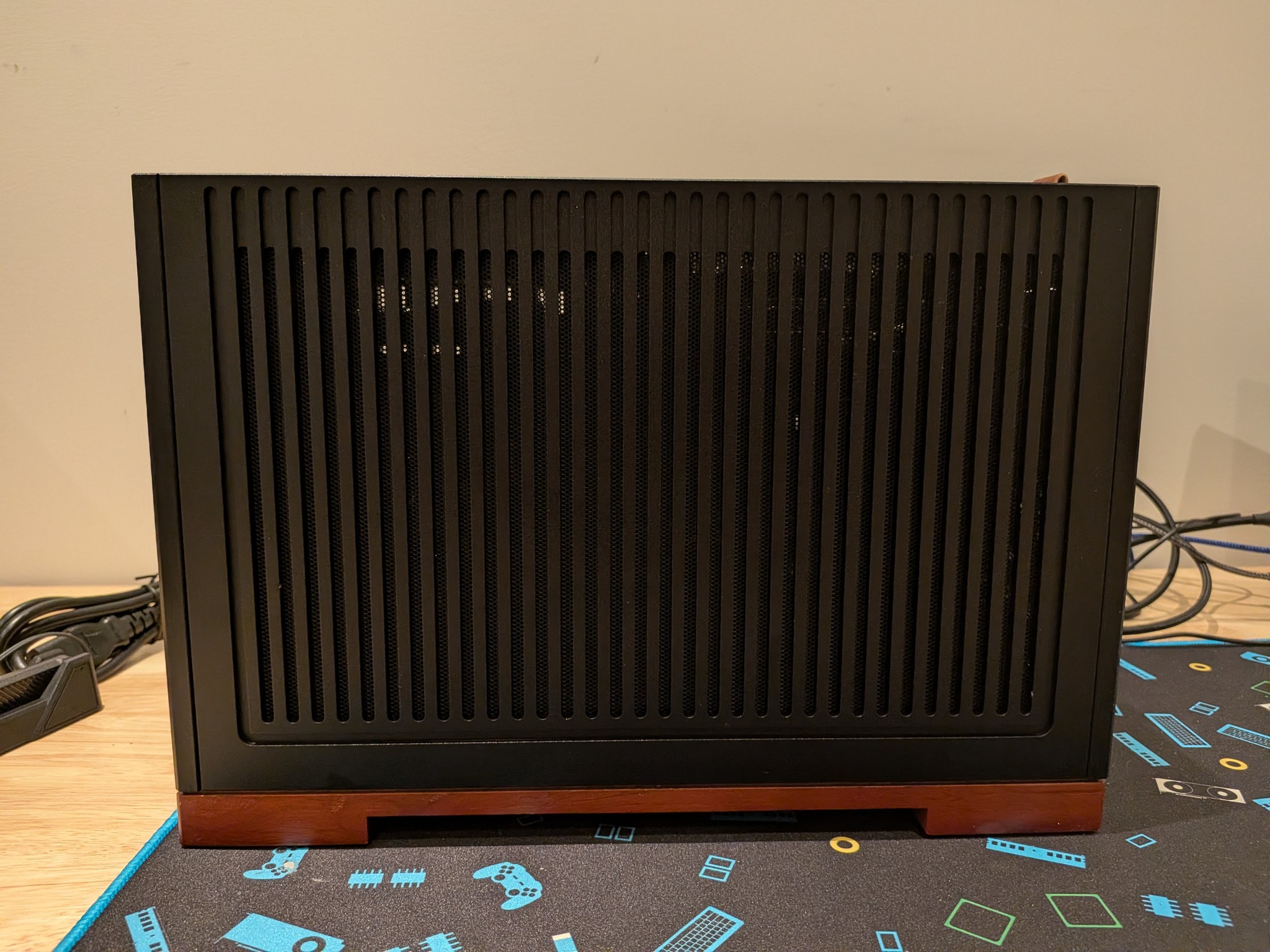 1440p Globetrotter - RX 9070, Ryzen 5 9600X, 32 GB DDR5 RAM, 1 TB Gen 4 NVME, Noctua