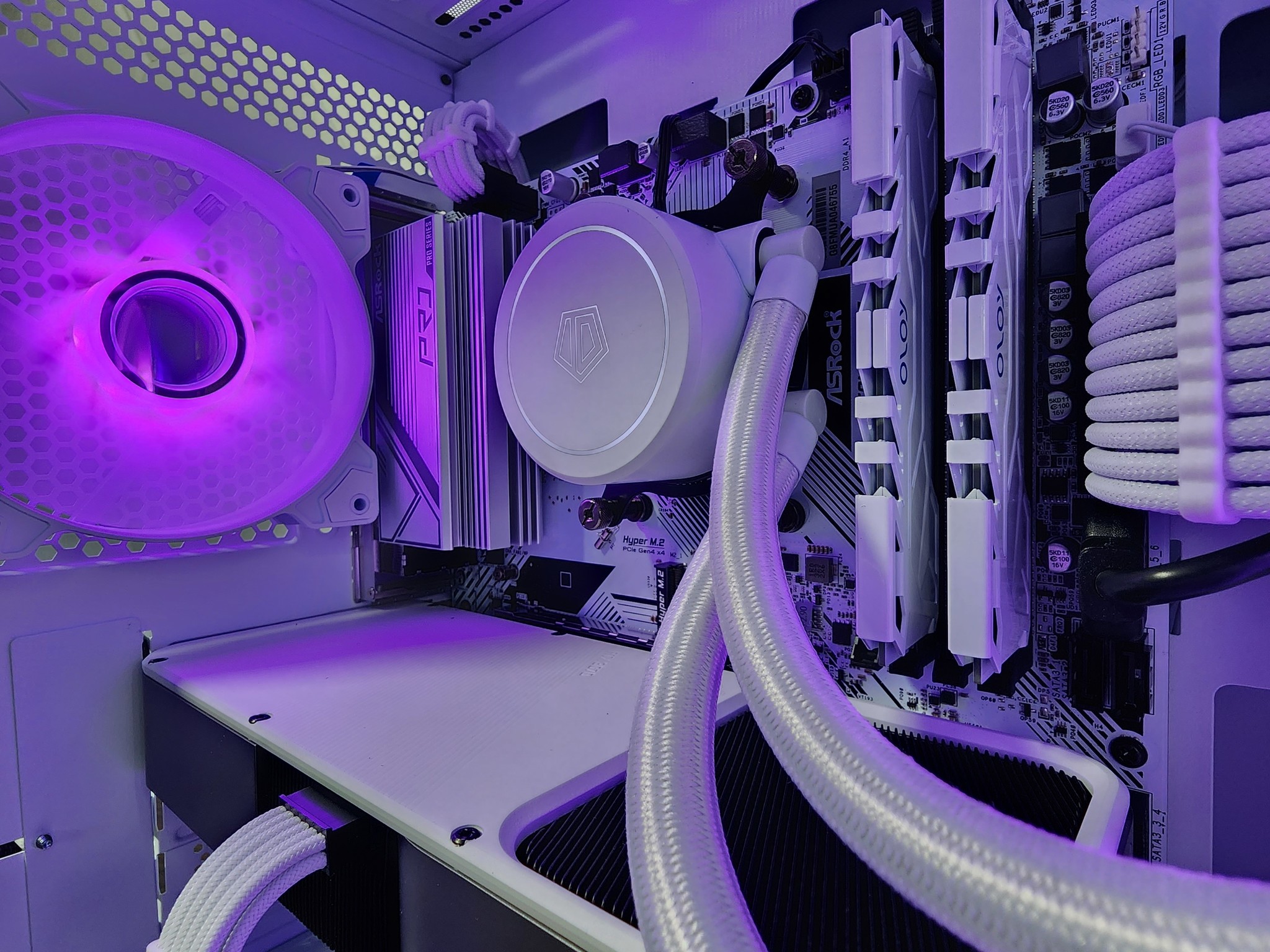 💜🤍RTX 3070 | Ryzen 7 5700X | 16GB 3200MHz | 1TB M.2 NVMe