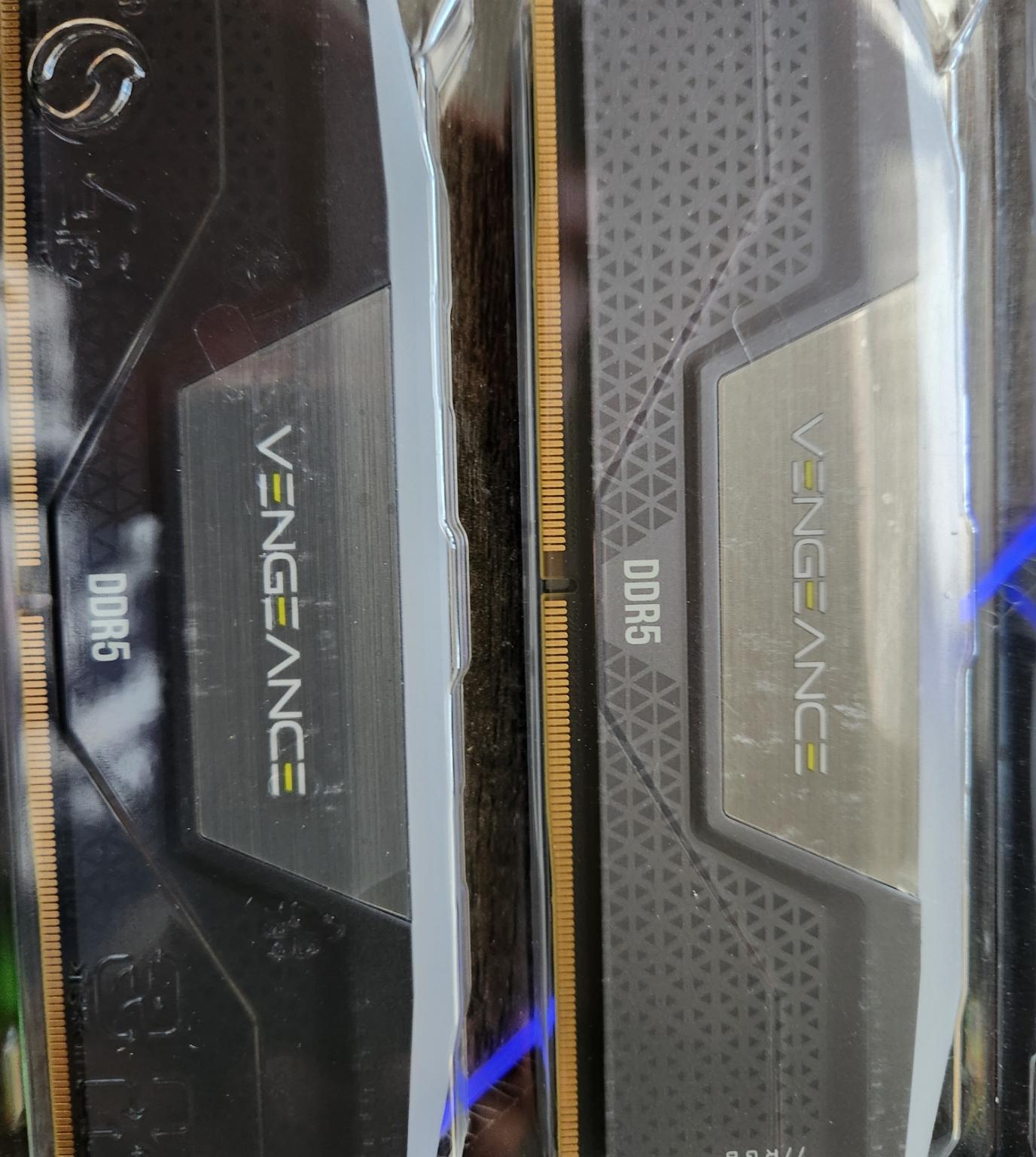 Corsair Vengeance RGB DDR5 EXPO 5600MHz