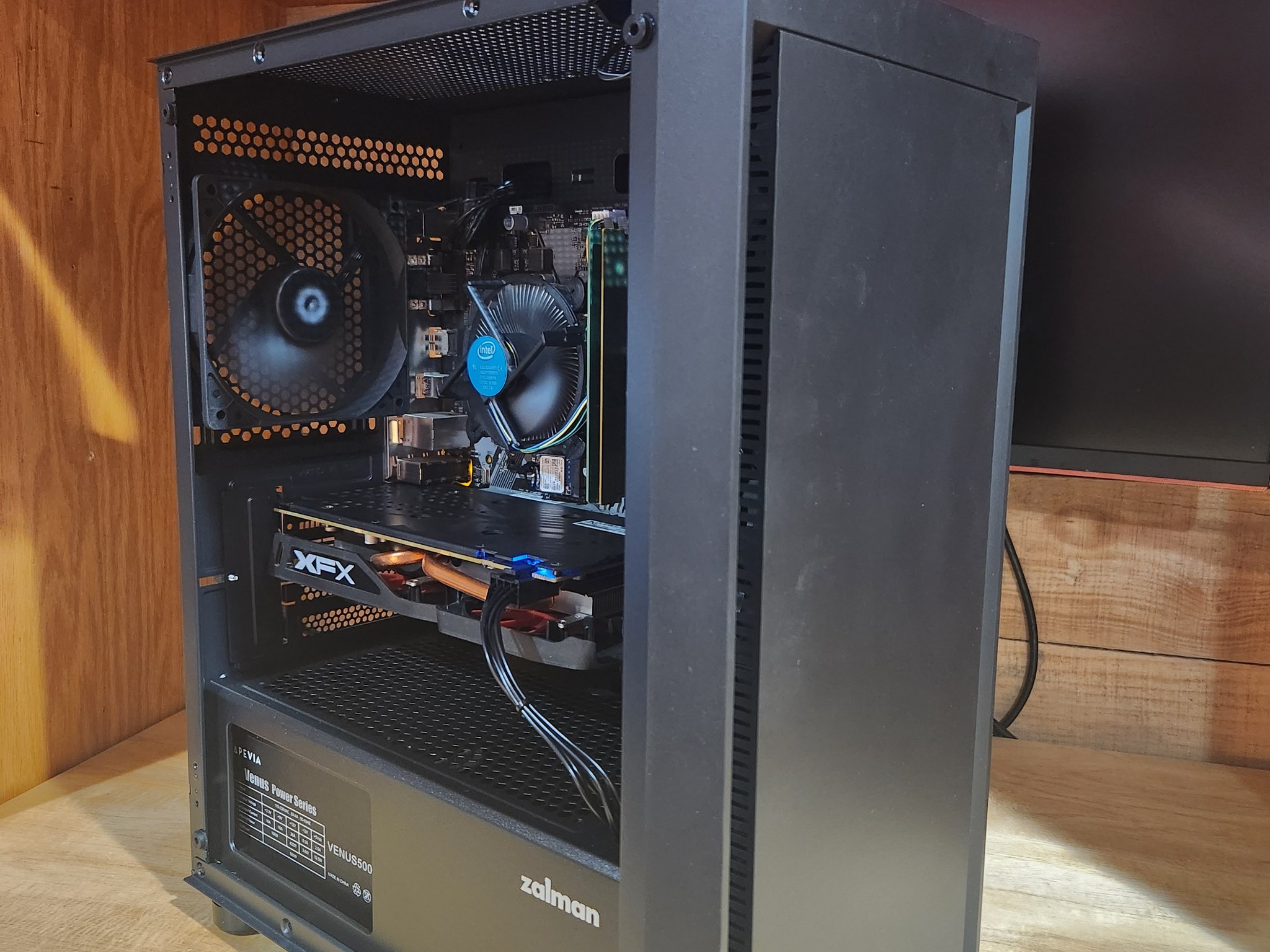 BUDGET GAMING PC Windows 11, RX 580 8GB, i5 9500, 16GB RAM, 256GB M.2