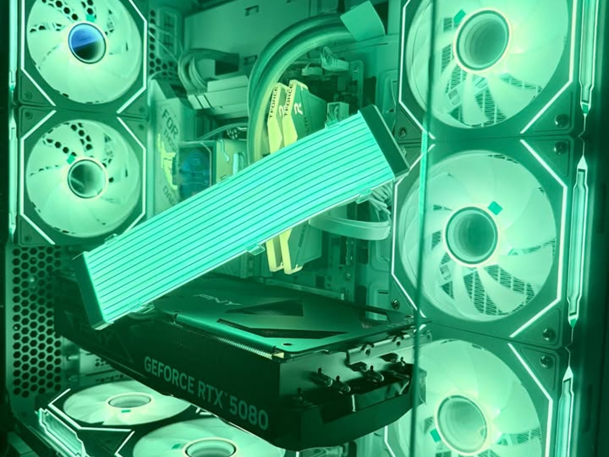❄️ Snow Vision- 9800X3D | RTX 5080 |32GB DDR5 | Windows 11 Pro