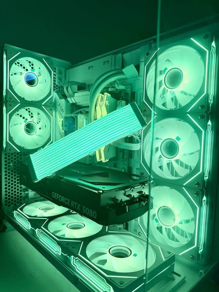 ❄️ 9800X3D | RTX 5080 |32GB DDR5 | Windows 11 Pro |"The Snow Vision" Gaming PC
