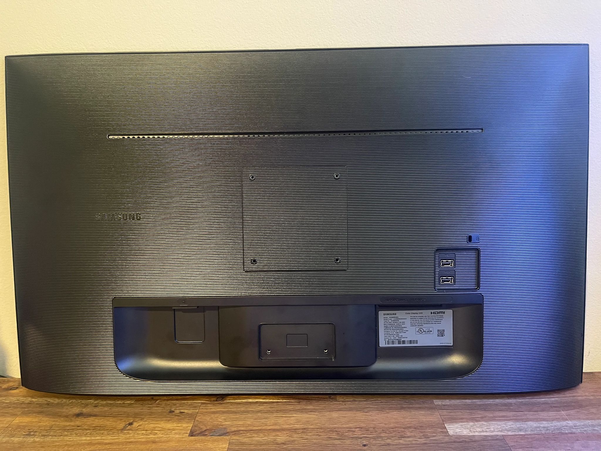 Samsung 32" 1080p 60Hz Smart Monitor w/Streaming TV