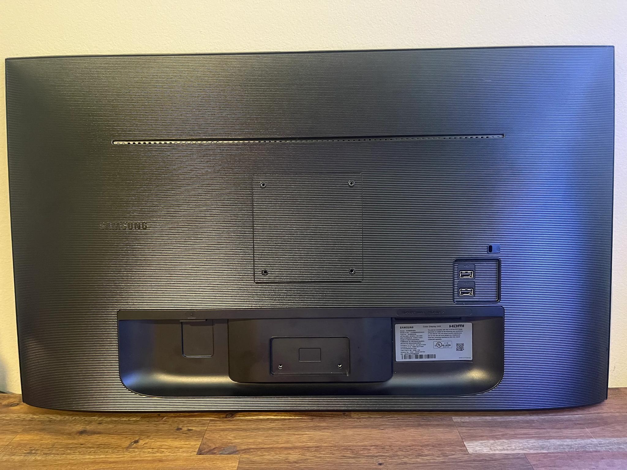 Samsung 32" 1080p 60Hz Smart Monitor w/Streaming TV