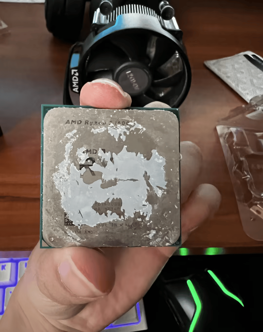 AMD Ryzen 5 1600 with Stock Cooler 