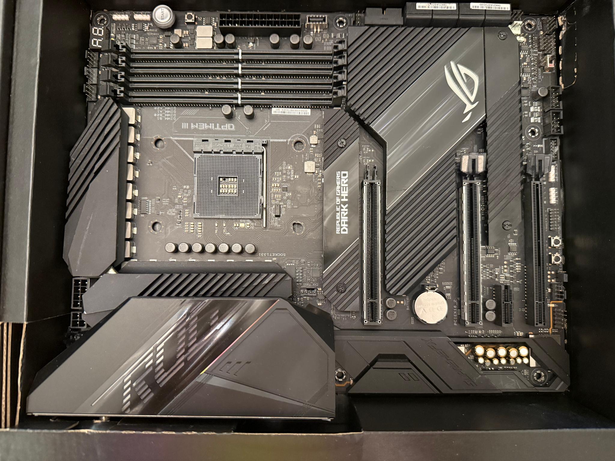 ROG Crosshair VIII Dark Hero X570, Excellent Condition!