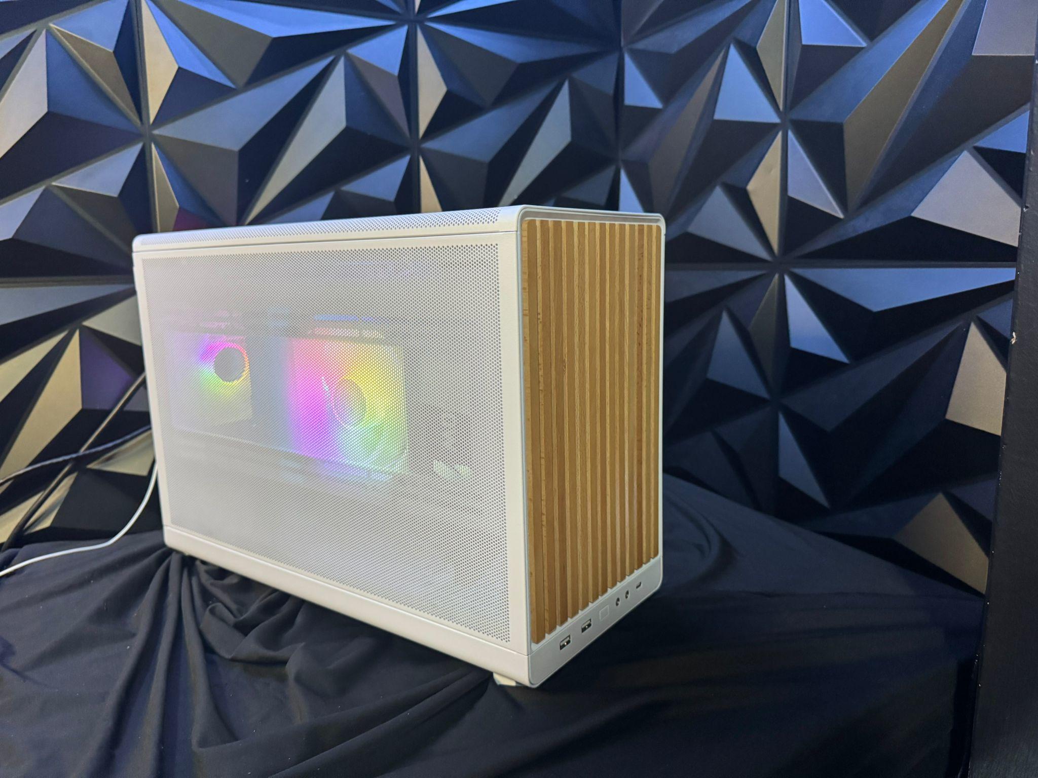 🌲 White Woody ❄️ Ryzen 5 9600X| RTX 3070| 32 GB DDR5 | 2 TB NVMe